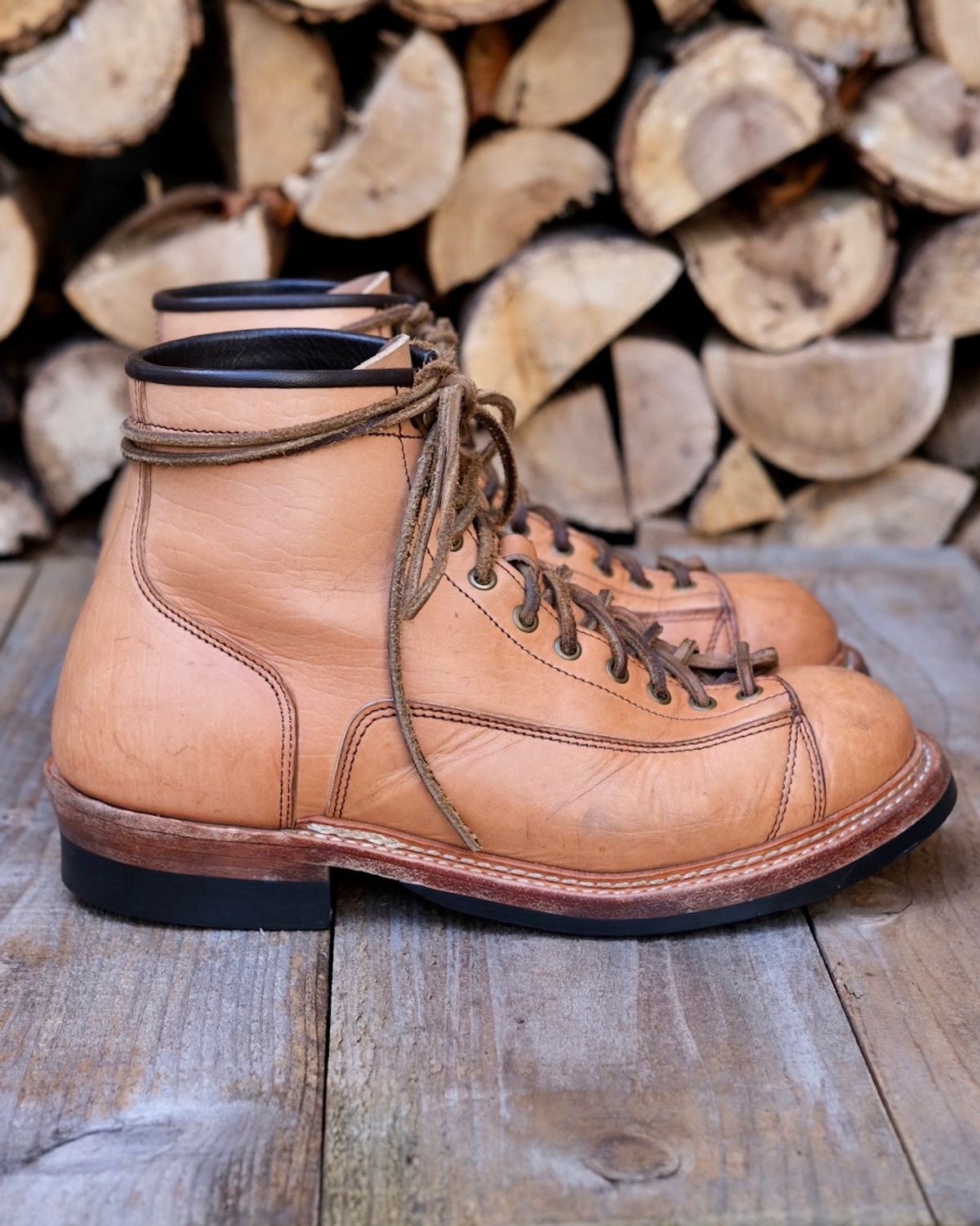 Photo by farmers_mums_ on March 5, 2023 of the Monroe 19916 Monkey Boot in Shinki Natural Oiled Horsebutt.