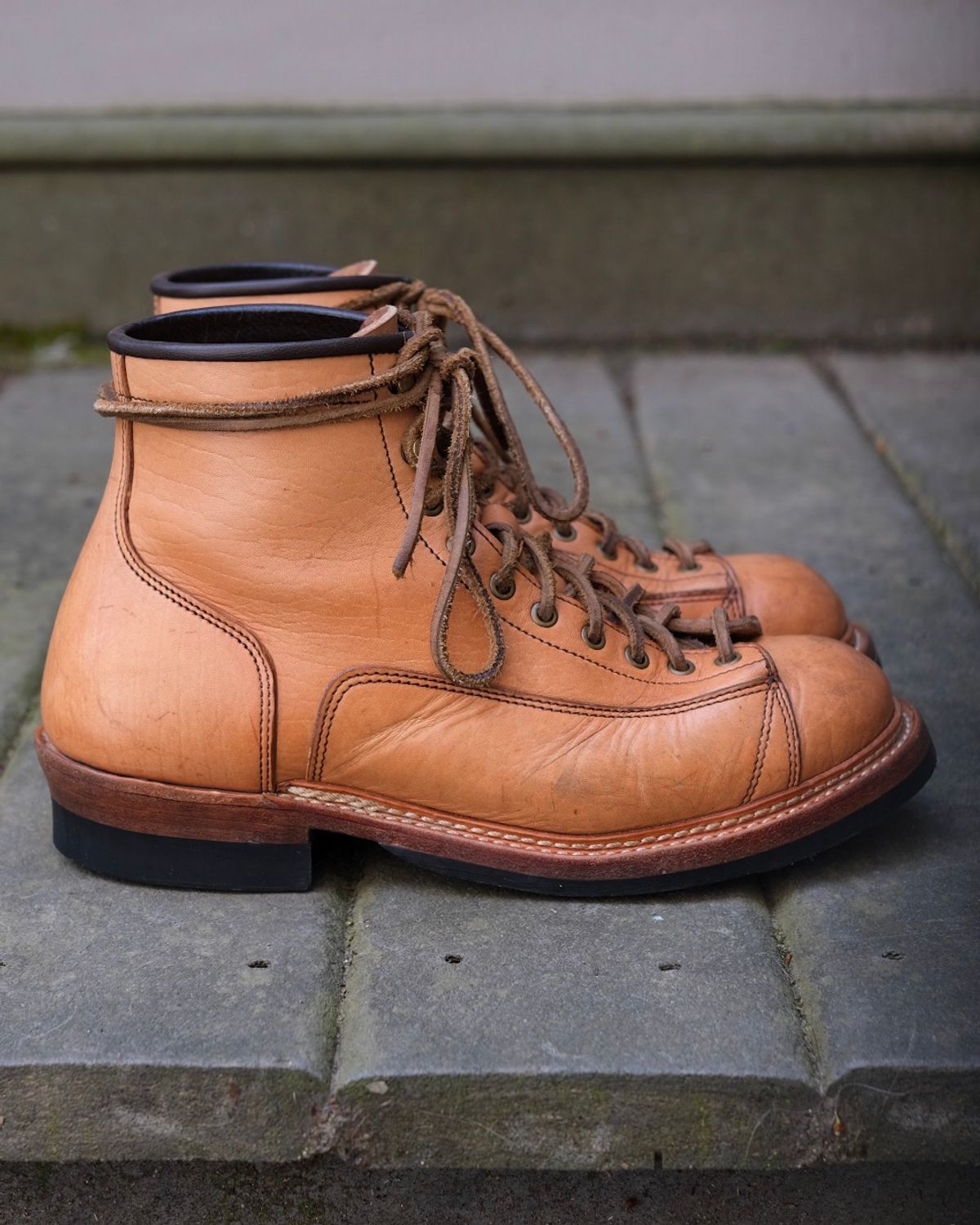 Photo by farmers_mums_ on April 3, 2023 of the Monroe 19916 Monkey Boot in Shinki Natural Oiled Horsebutt.