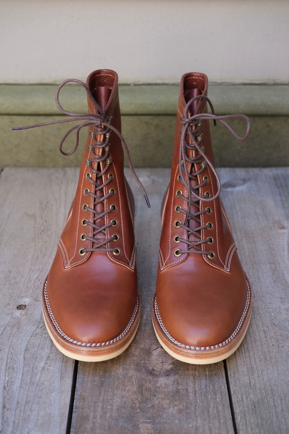Photo by farmers_mums_ on October 2, 2023 of the Onderhoud SVC02 Packer Boot in Wickett & Craig Medium Brown Traditional Harness.