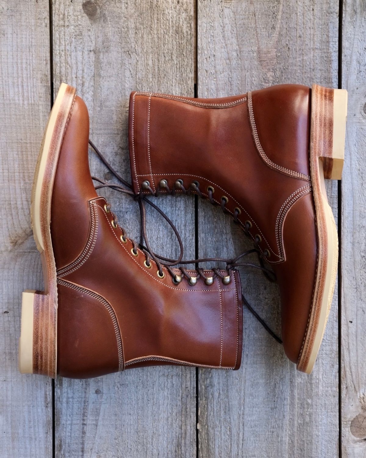 Photo by farmers_mums_ on October 2, 2023 of the Onderhoud SVC02 Packer Boot in Wickett & Craig Medium Brown Traditional Harness.