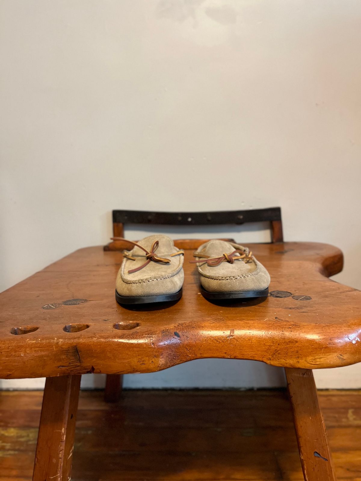 Photo by nfbootmaker on October 1, 2022 of the Easymoc Easymoc in Stone Suede.