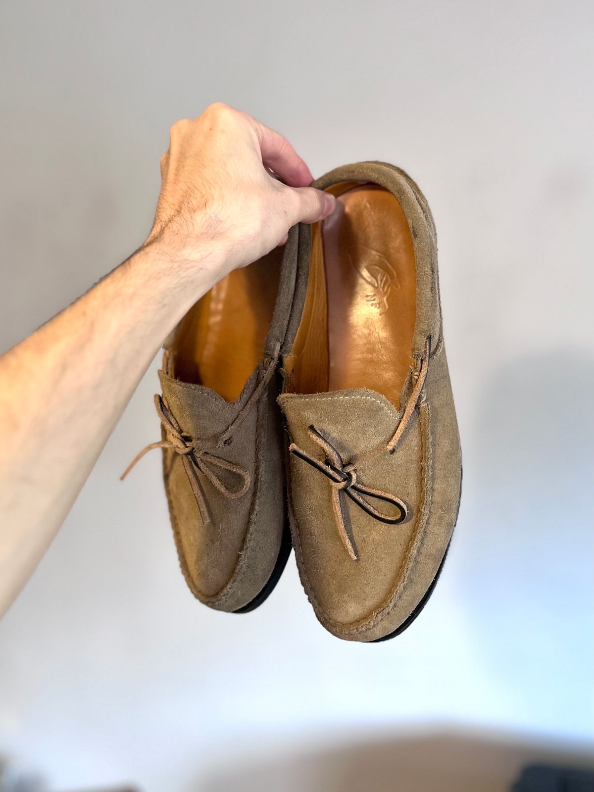 Photo by nfbootmaker on November 1, 2022 of the Easymoc Easymoc in Stone Suede.