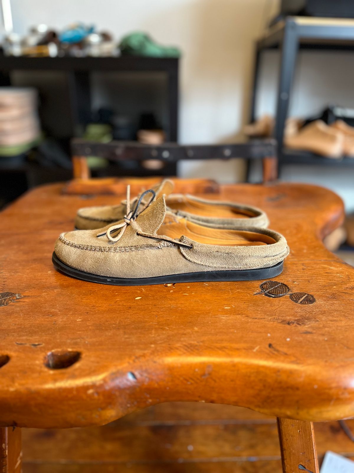 Photo by nfbootmaker on November 1, 2022 of the Easymoc Easymoc in Stone Suede.