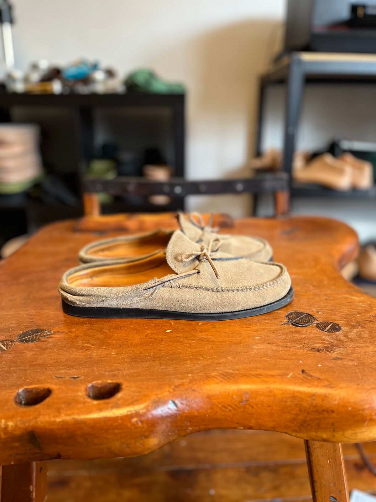 Photo by nfbootmaker on November 1, 2022 of the Easymoc Easymoc in Stone Suede.