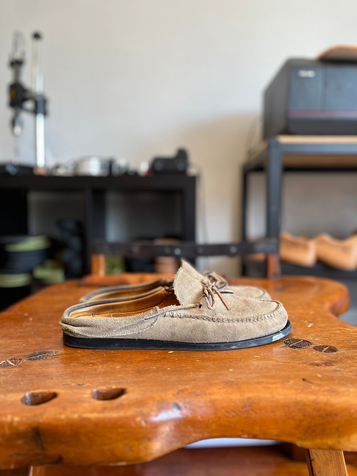 Photo by nfbootmaker on April 4, 2023 of the Easymoc Easymoc in Stone Suede.