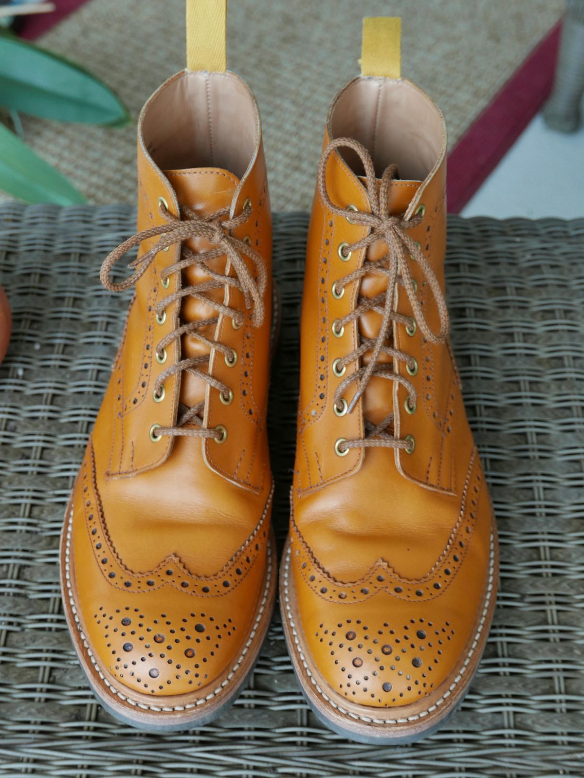 Photo by Mr_Fahrenheit451 on November 5, 2022 of the Tricker's Stow Country Boot in Acorn Antique.
