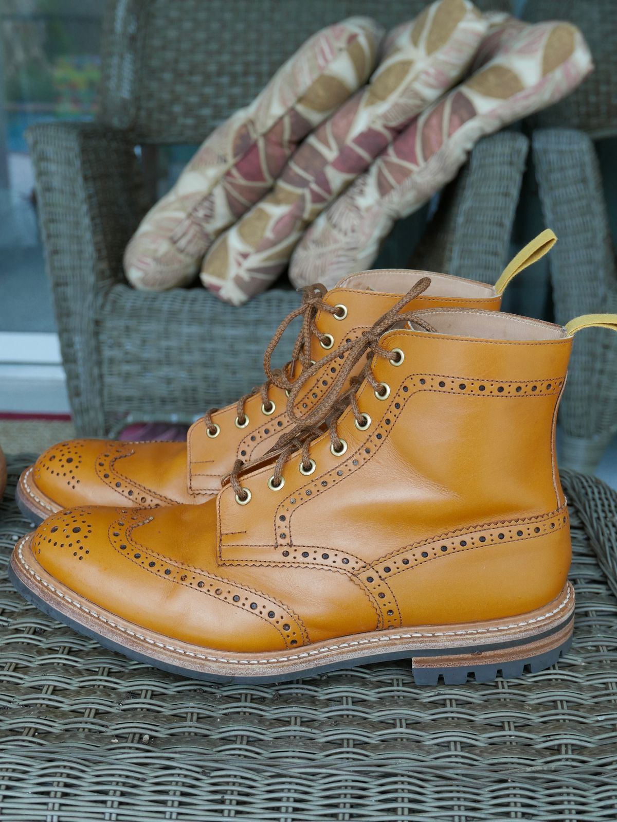 Photo by Mr_Fahrenheit451 on November 5, 2022 of the Tricker's Stow Country Boot in Acorn Antique.