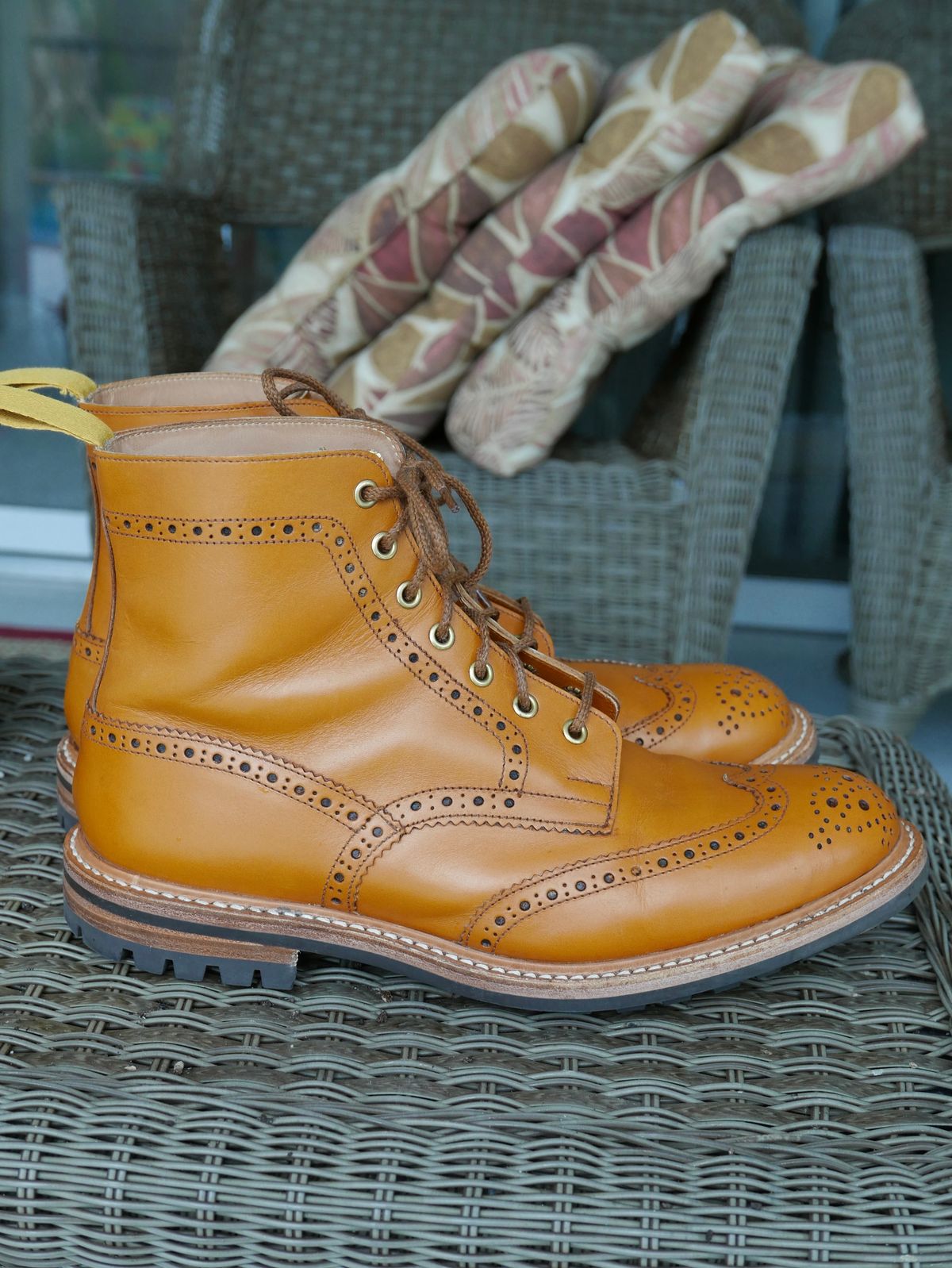 Photo by Mr_Fahrenheit451 on November 5, 2022 of the Tricker's Stow Country Boot in Acorn Antique.