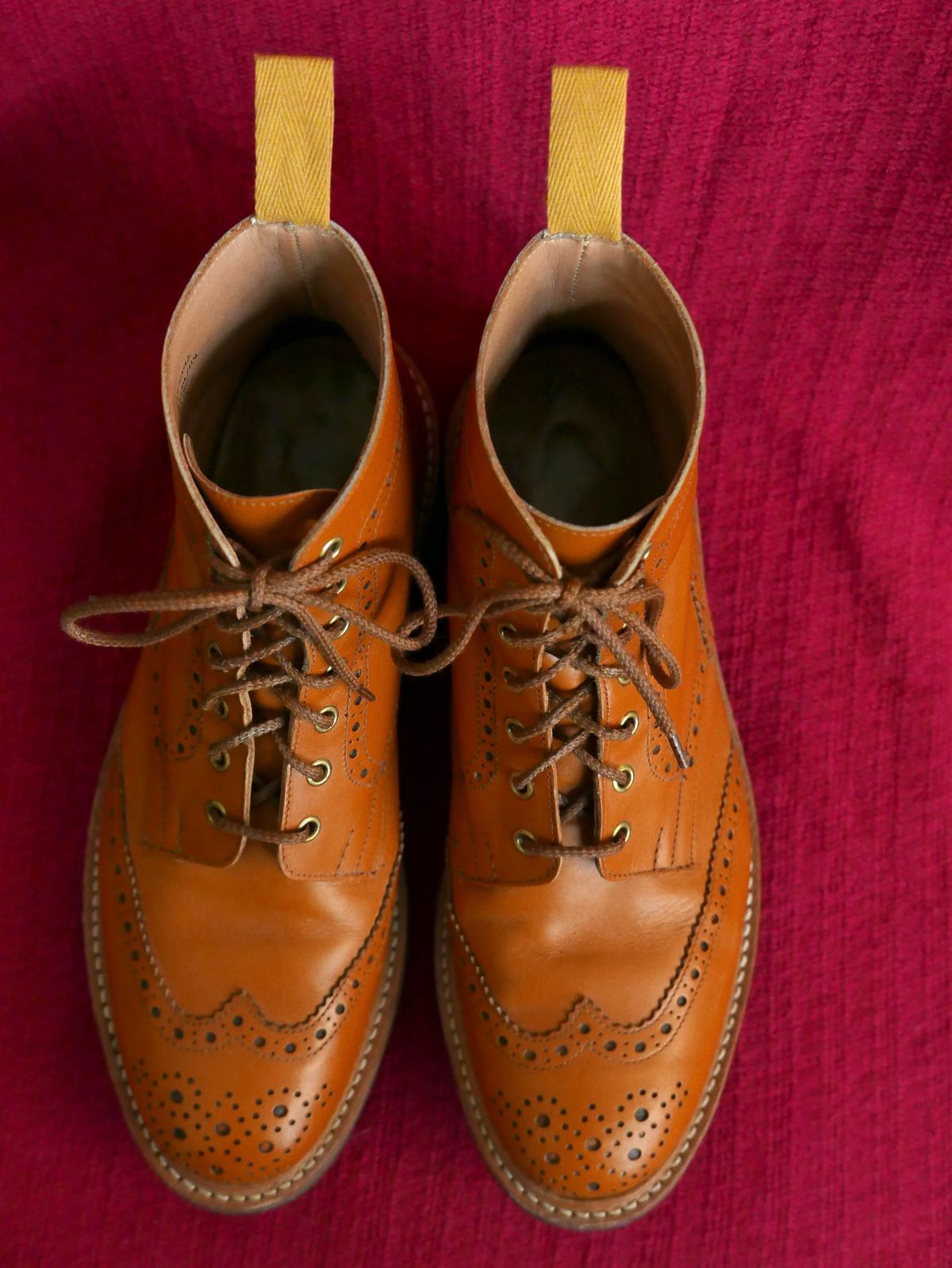 Photo by Mr_Fahrenheit451 on December 3, 2022 of the Tricker's Stow Country Boot in Acorn Antique.