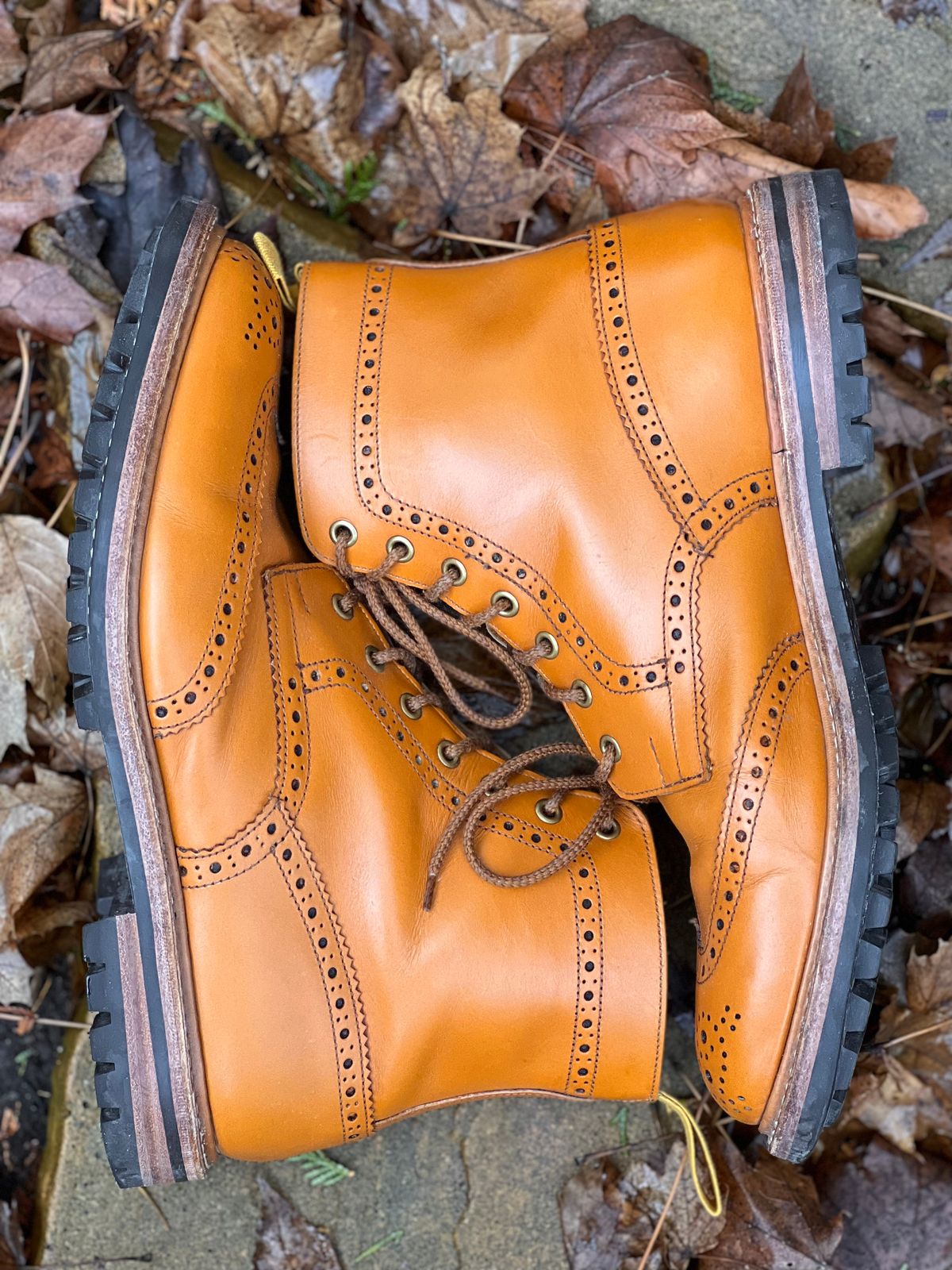 Photo by Mr_Fahrenheit451 on January 4, 2023 of the Tricker's Stow Country Boot in Acorn Antique.