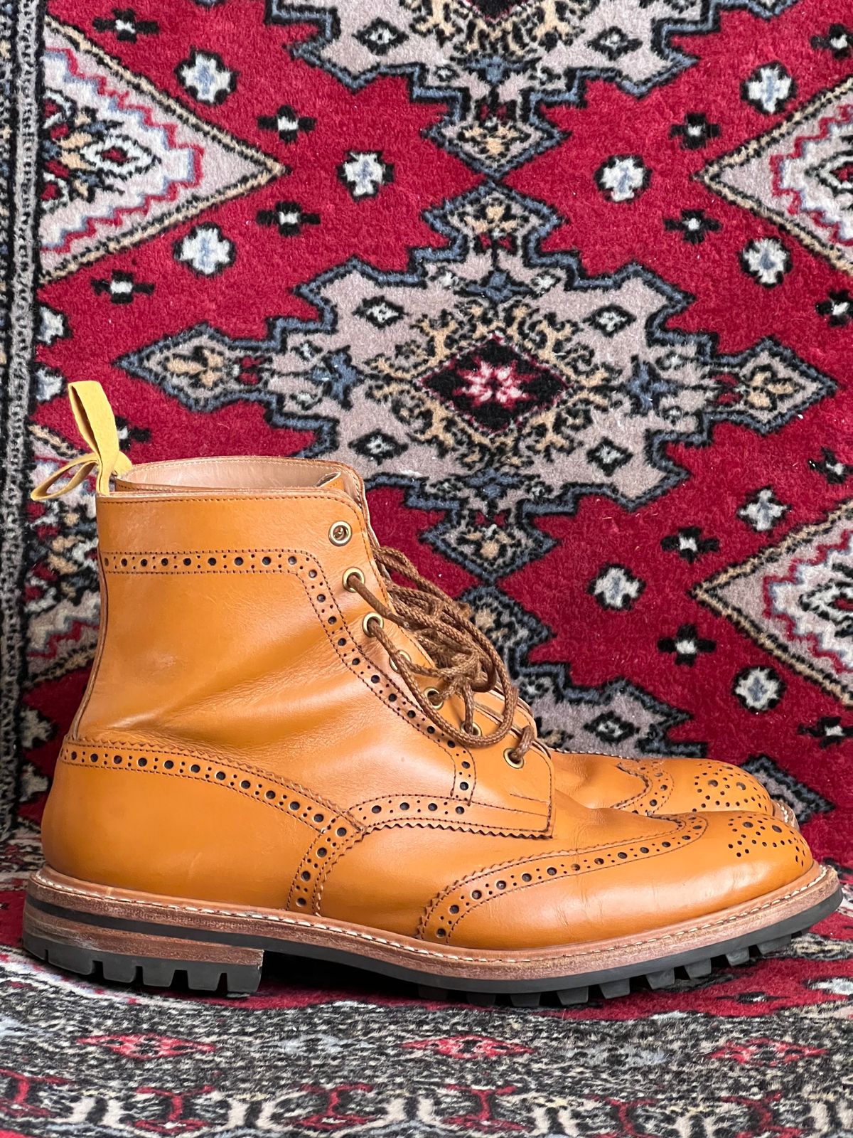 Photo by Mr_Fahrenheit451 on February 4, 2023 of the Tricker's Stow Country Boot in Acorn Antique.