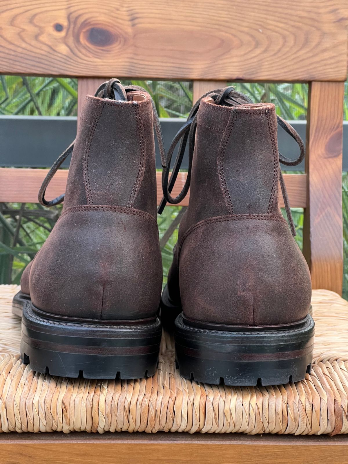 Photo by Mr_Fahrenheit451 on October 3, 2024 of the Grant Stone Ottawa Boot in C.F. Stead Tobacco Waxy Commander Suede.