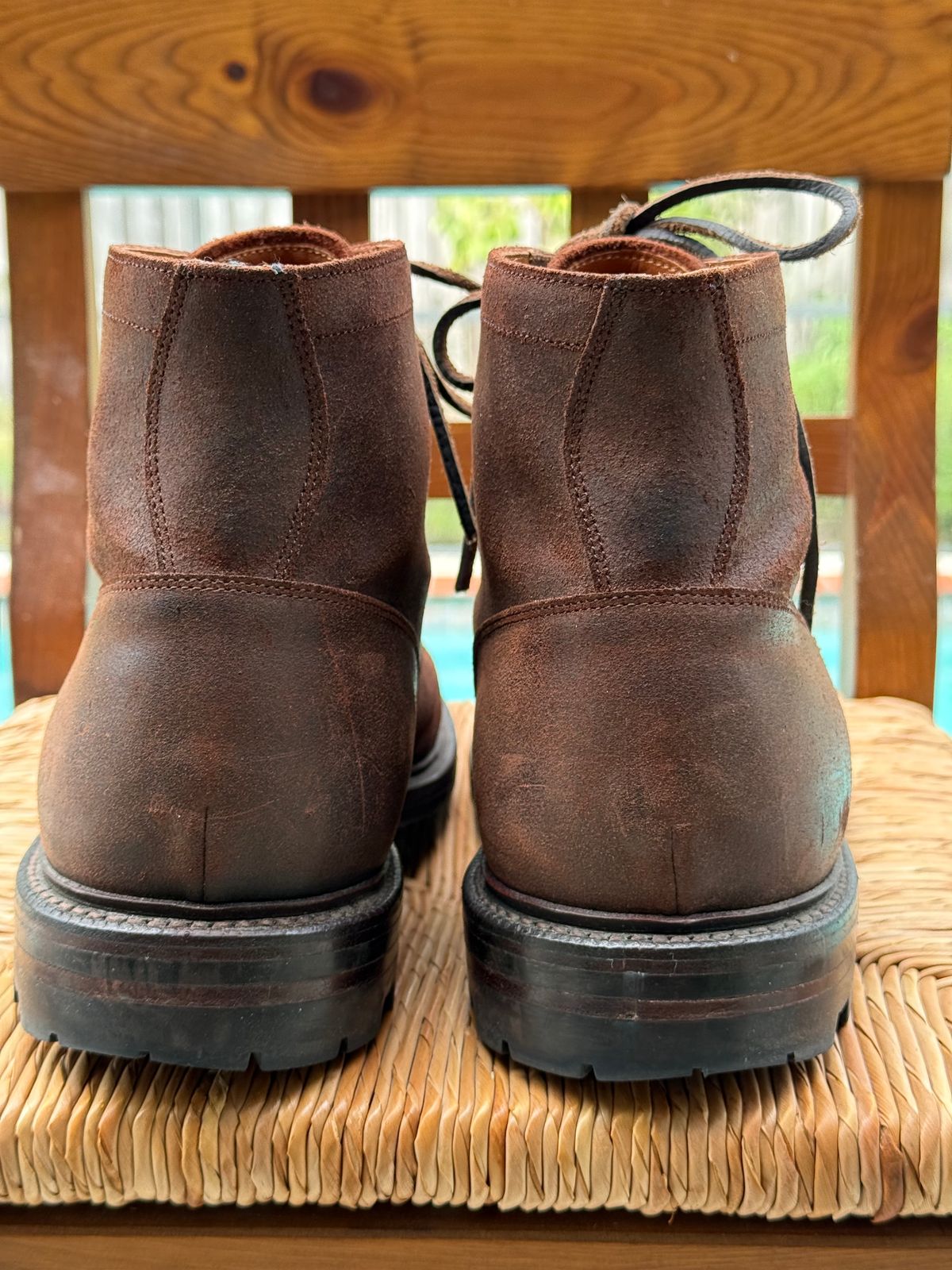Photo by Mr_Fahrenheit451 on November 4, 2024 of the Grant Stone Ottawa Boot in C.F. Stead Tobacco Waxy Commander Suede.