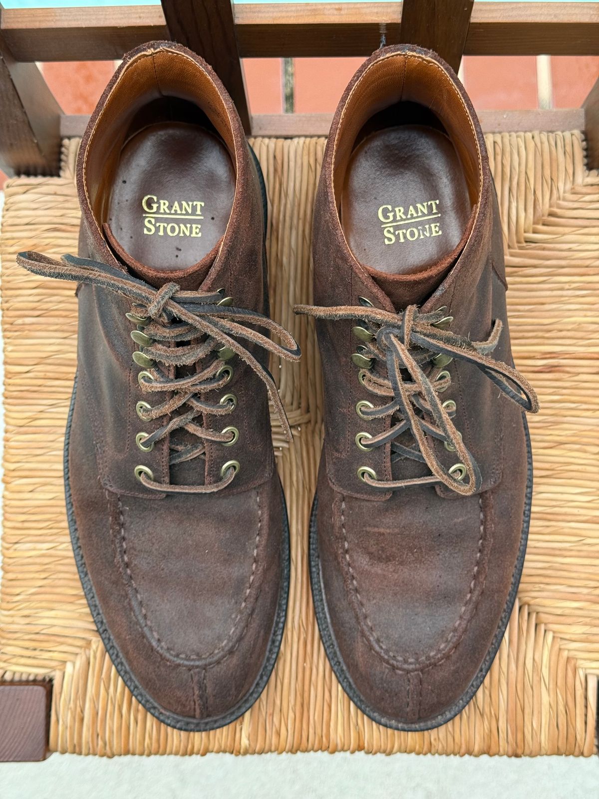 Photo by Mr_Fahrenheit451 on November 4, 2024 of the Grant Stone Ottawa Boot in C.F. Stead Tobacco Waxy Commander Suede.