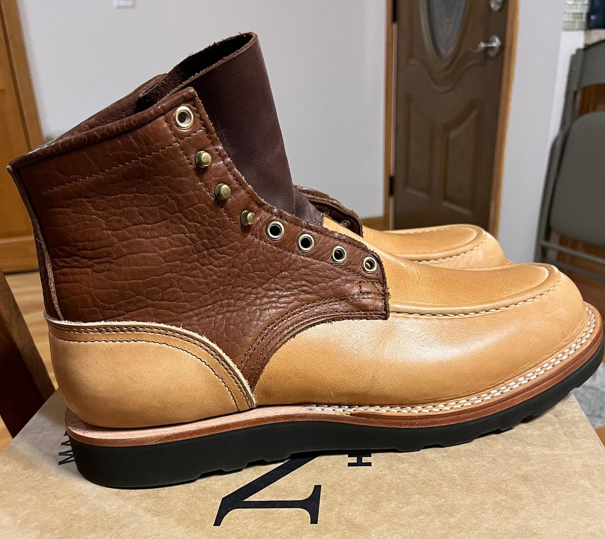 Photo by Gmetal64 on November 12, 2025 of the Nicks Moc Toe in Nicks Peanut Bison Over Nat Dub Light.