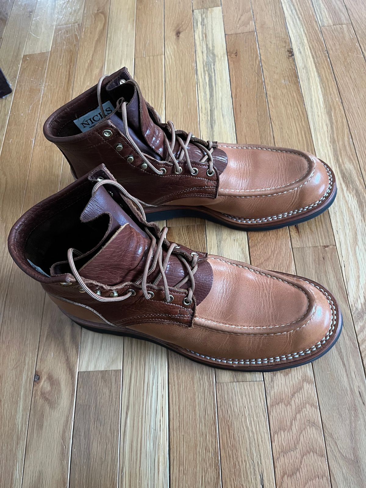 Photo by Gmetal64 on January 5, 2026 of the Nicks Moc Toe in Nicks Peanut Bison Over Nat Dub Light.