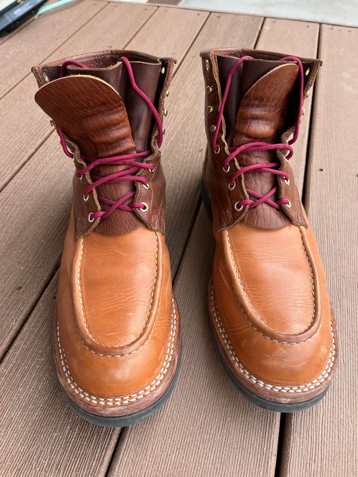 Photo by Gmetal64 on April 15, 2026 of the Nicks Moc Toe in Peanut Bison Over Nat Dub Light.