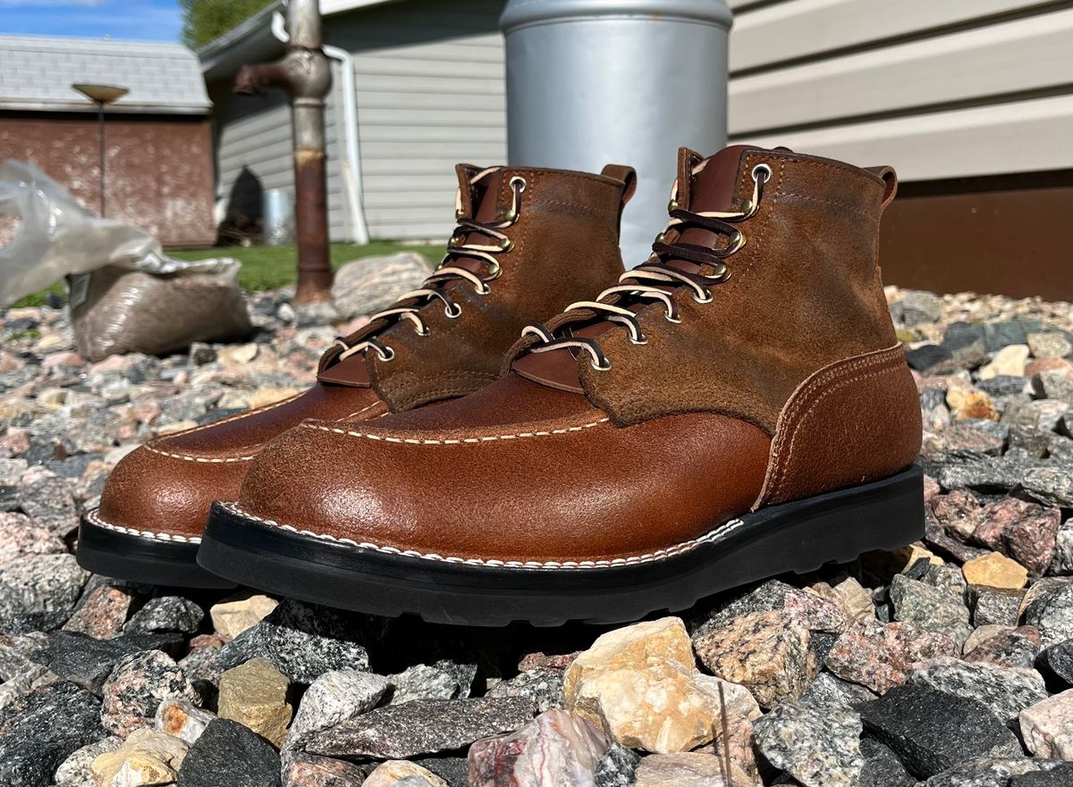 Photo by Gmetal64 on May 22, 2025 of the Nicks Moc Toe in 64 Brown Roughout Over Ember Waxed Flesh.