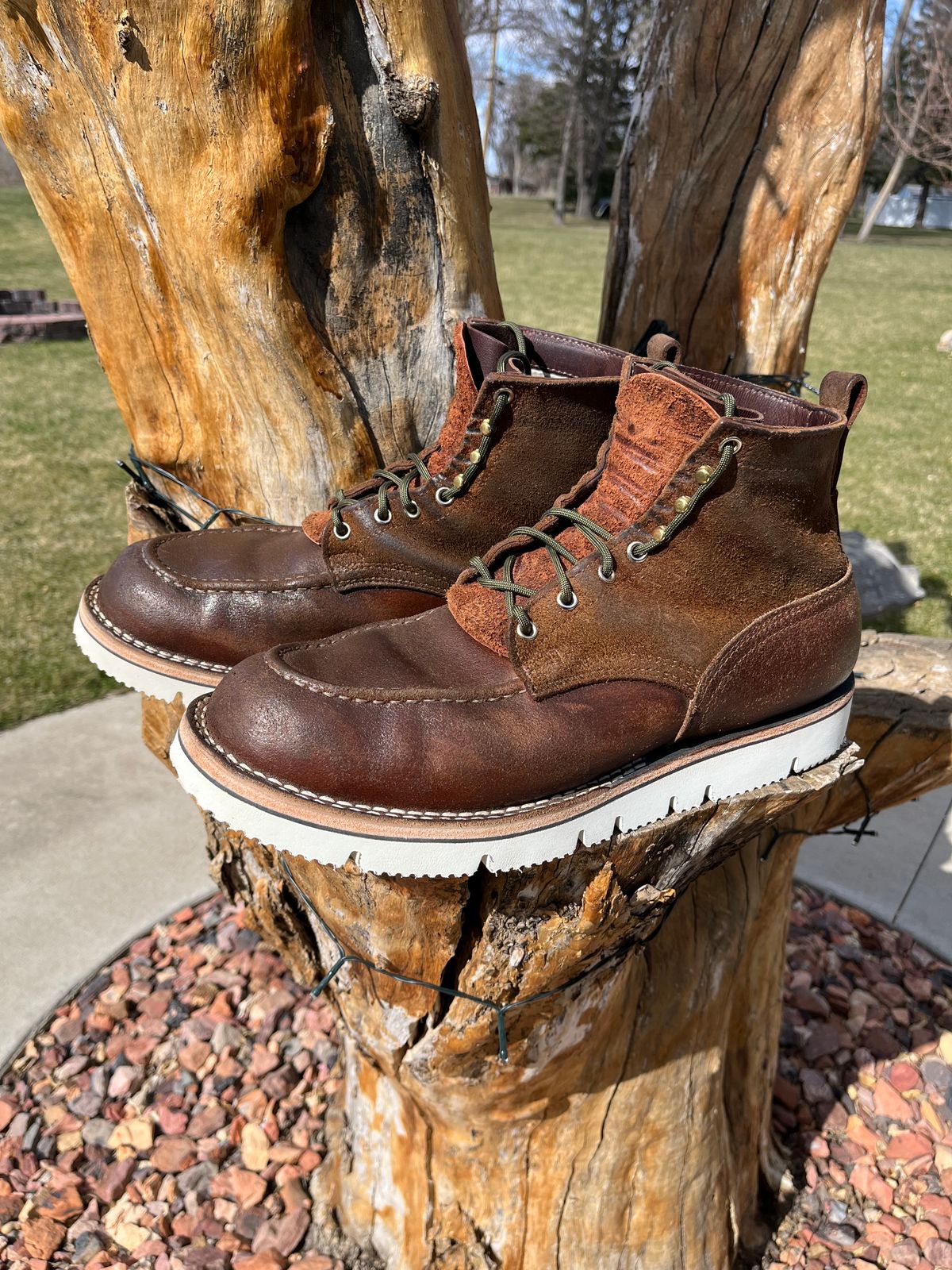 Photo by Gmetal64 on May 1, 2026 of the Nicks Moc Toe in 64 Brown Roughout Over Horween Ember Waxed Flesh.
