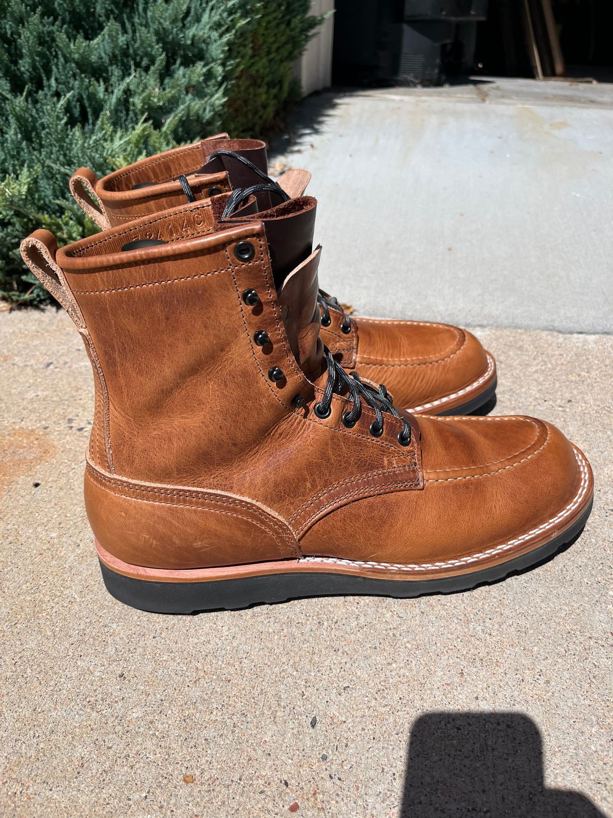 Photo by wedge64 on September 1, 2024 of the Nicks Moc Toe in Horween Natural Dublin.