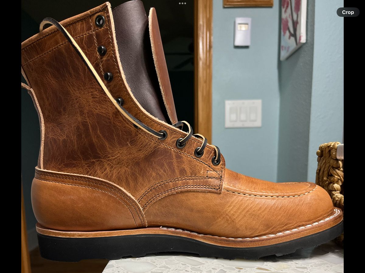 Photo by wedge64 on July 31, 2024 of the Nicks Moc Toe in Horween Natural Dublin.