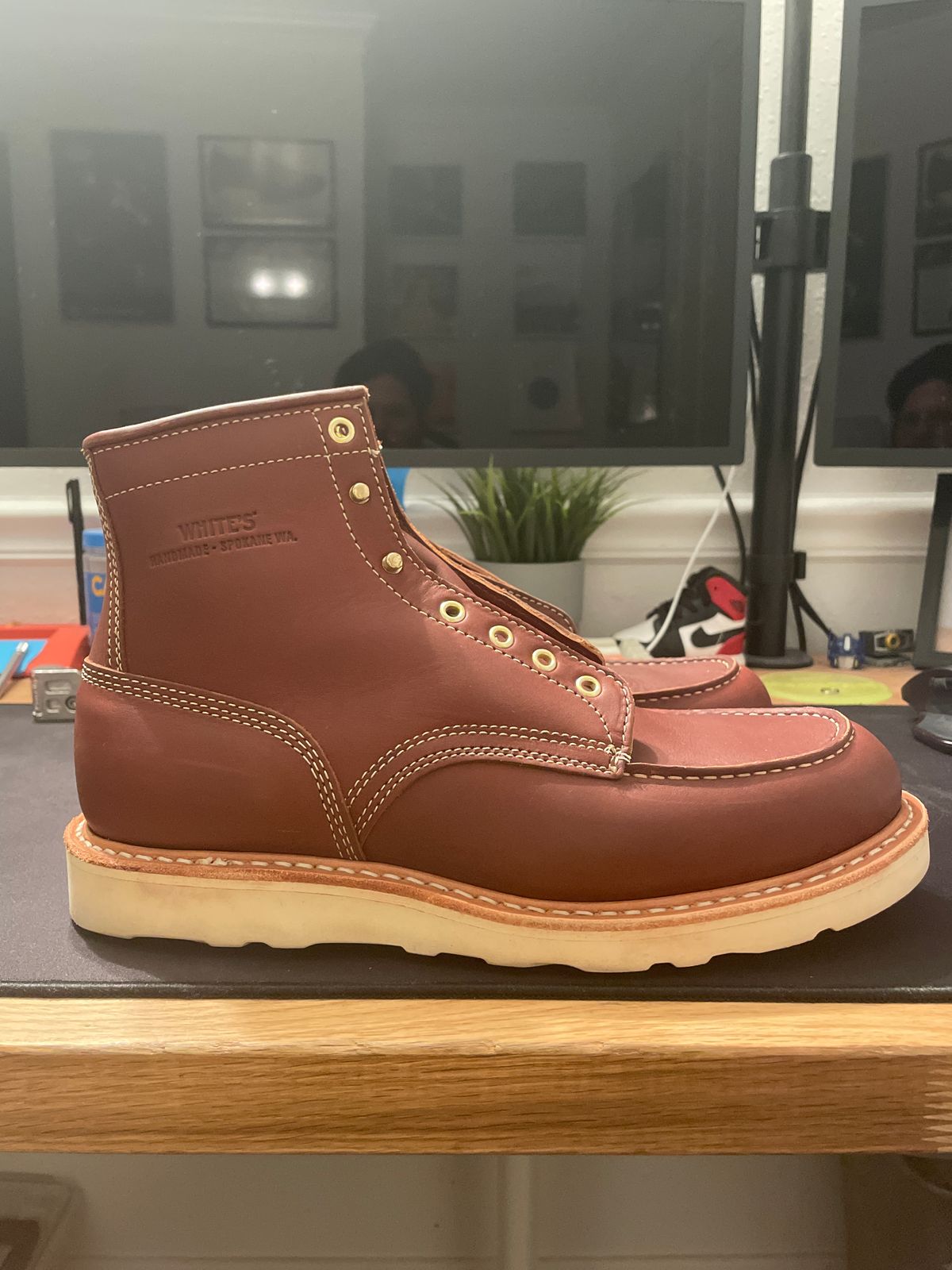 Photo by RoseAnvil_CT on October 26, 2022 of the White's Perry in Seidel Red Dog Oil Tan.