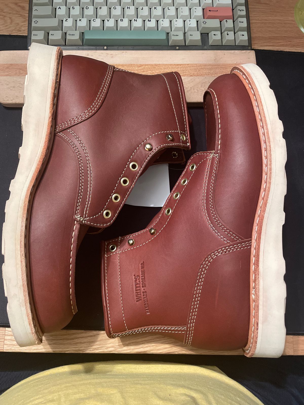 Photo by RoseAnvil_CT on October 26, 2022 of the White's Perry in Seidel Red Dog Oil Tan.