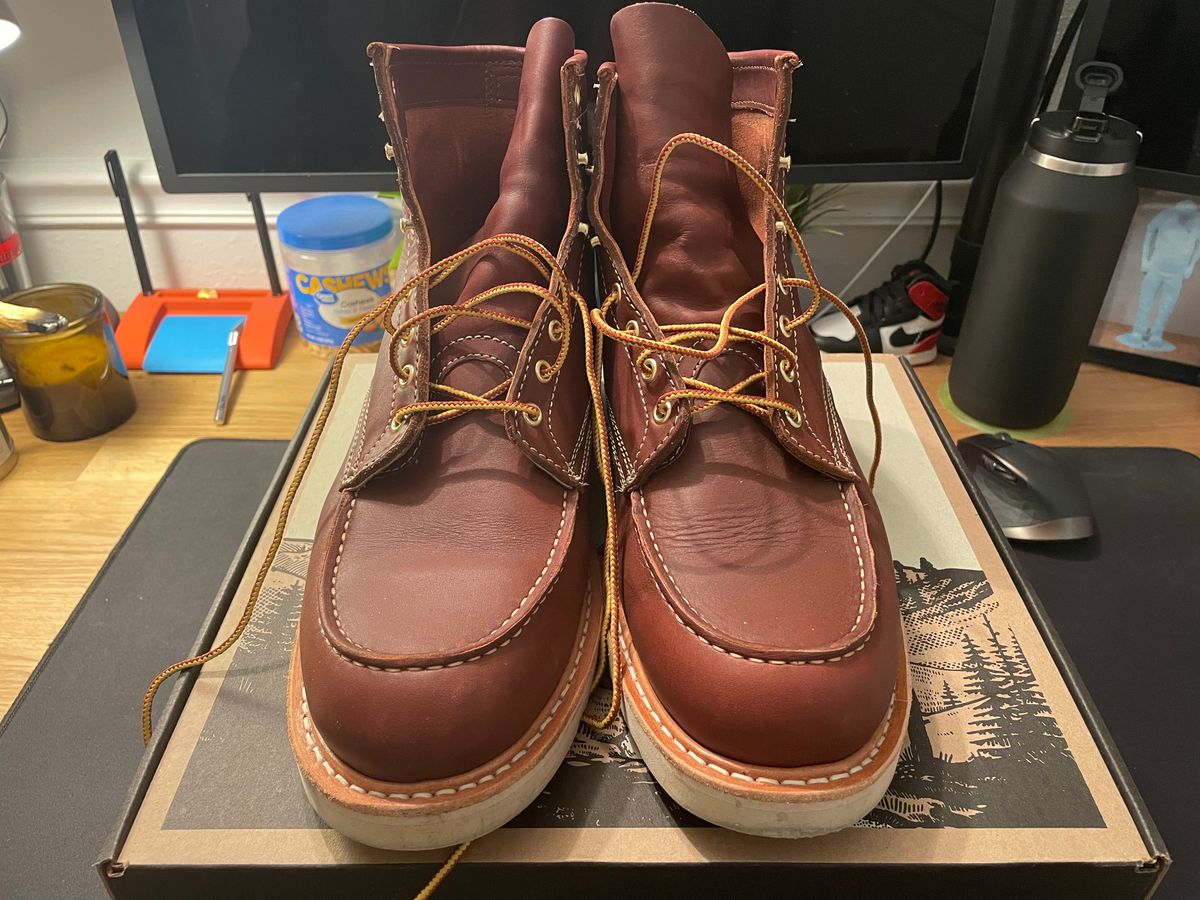 Photo by RoseAnvil_CT on November 3, 2022 of the White's Perry in Seidel Red Dog Oil Tan.