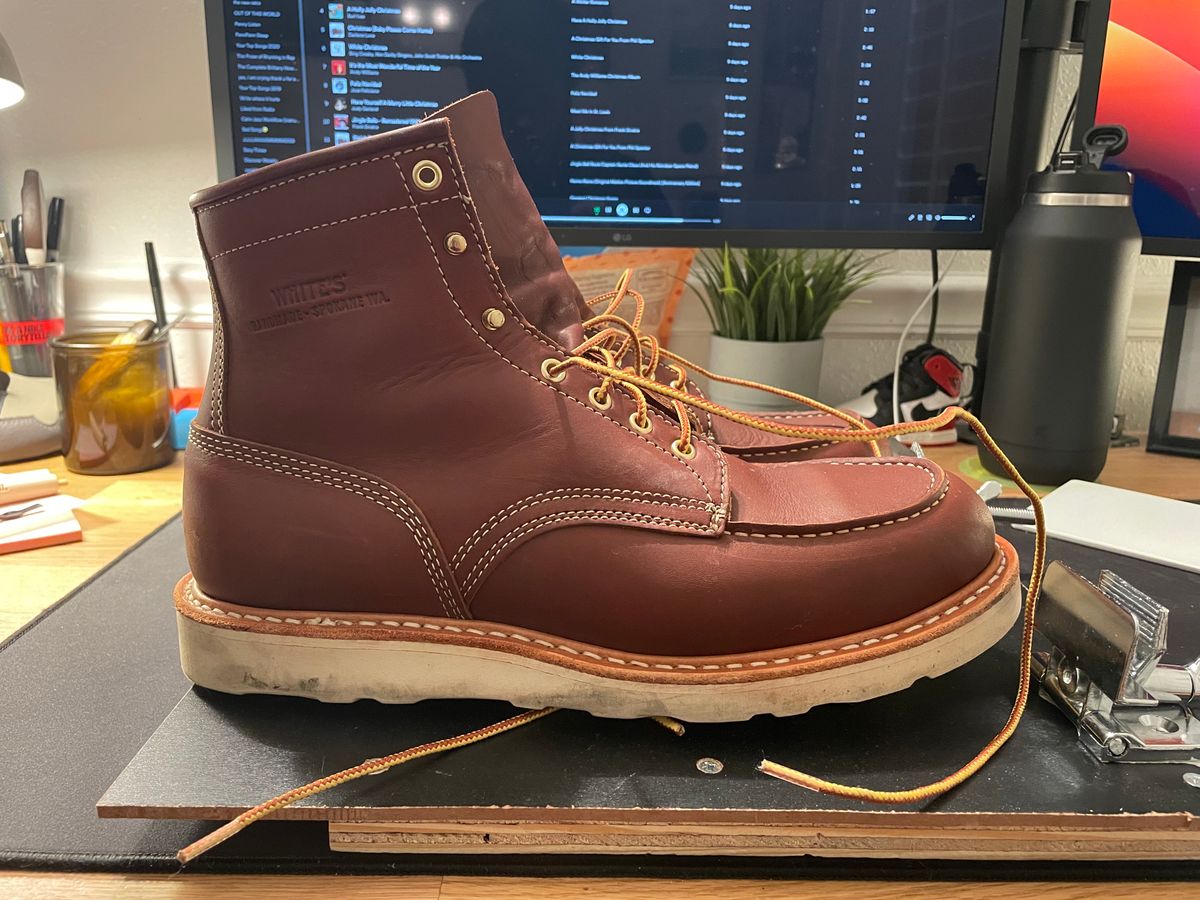 Photo by RoseAnvil_CT on December 1, 2022 of the White's Perry in Seidel Red Dog Oil Tan.