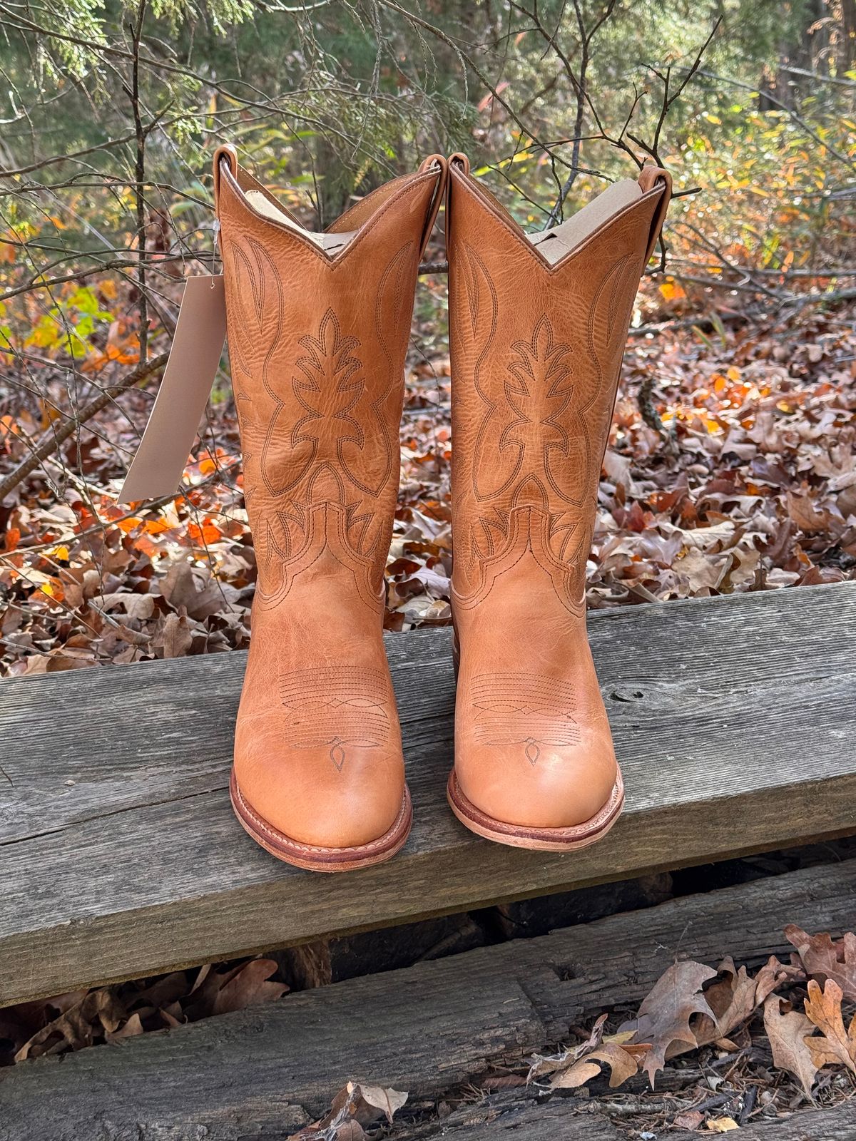 Photo by missouridenimdad on November 10, 2025 of the Pearl Boot Company Mens Roper Heel in Horween Natural Derby.