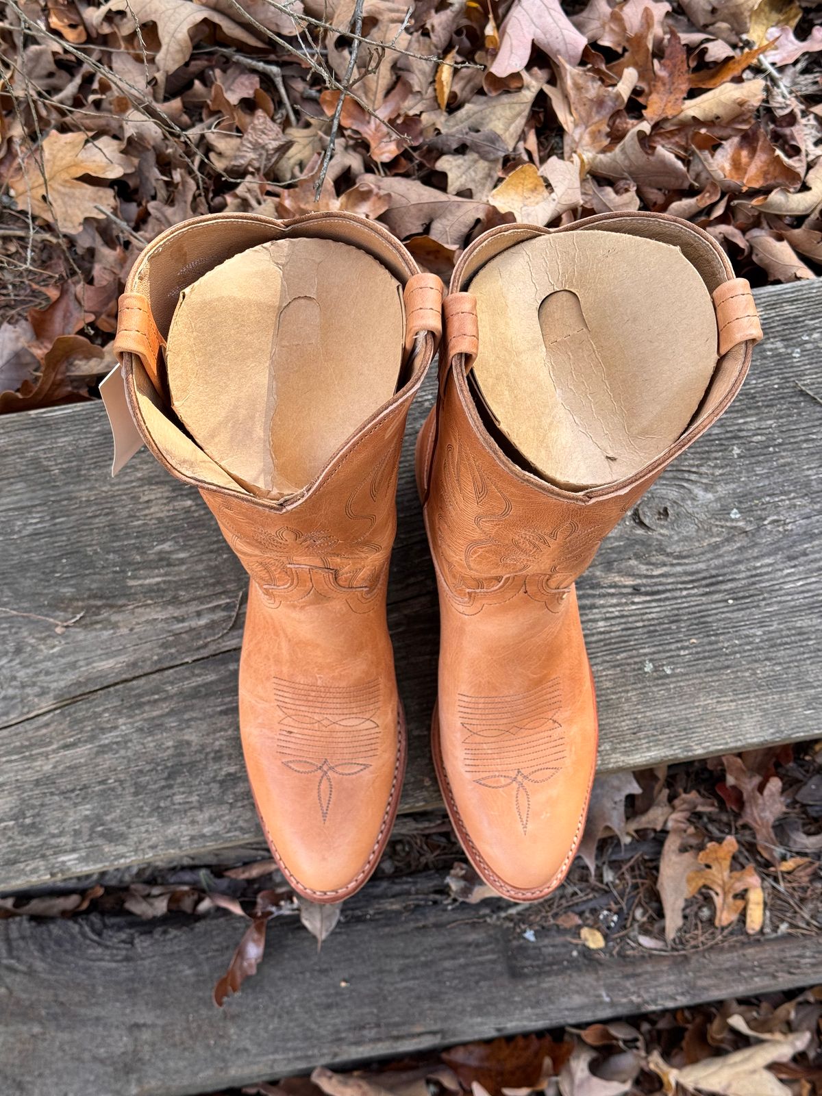 Photo by missouridenimdad on November 10, 2025 of the Pearl Boot Company Mens Roper Heel in Horween Natural Derby.