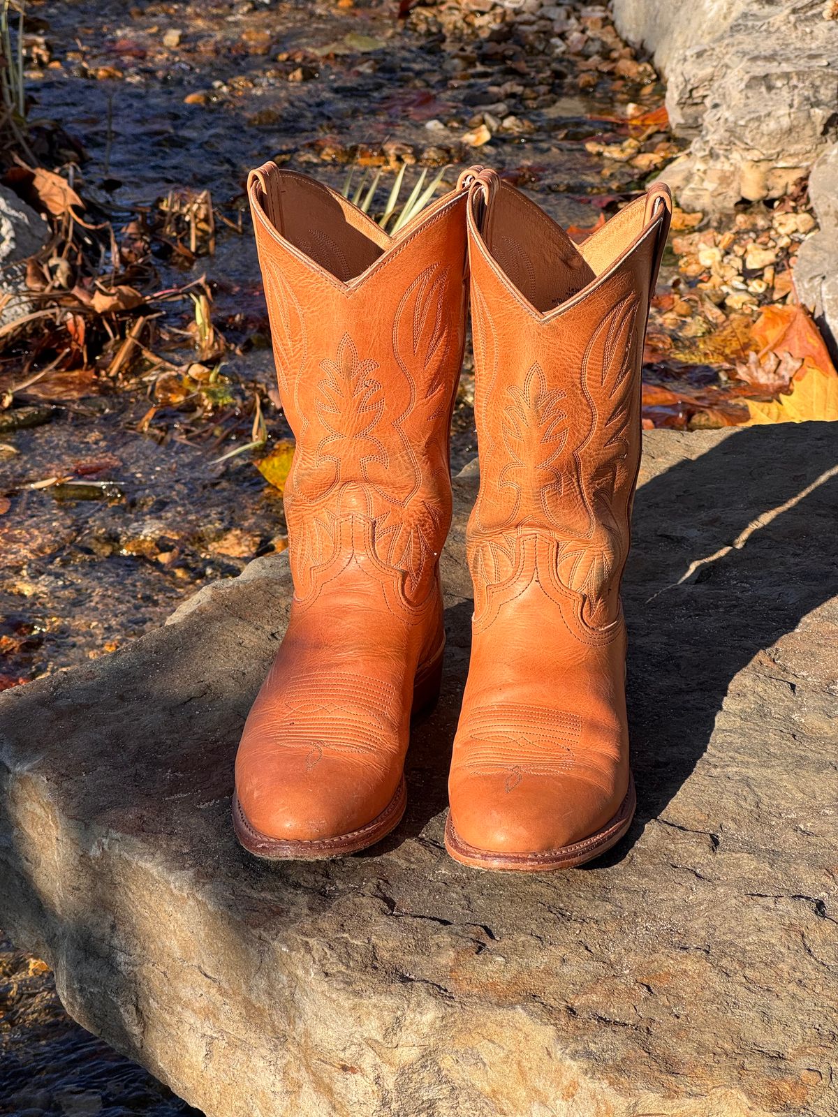 Photo by missouridenimdad on November 27, 2025 of the Pearl Boot Company Mens Roper Heel in Horween Natural Derby.