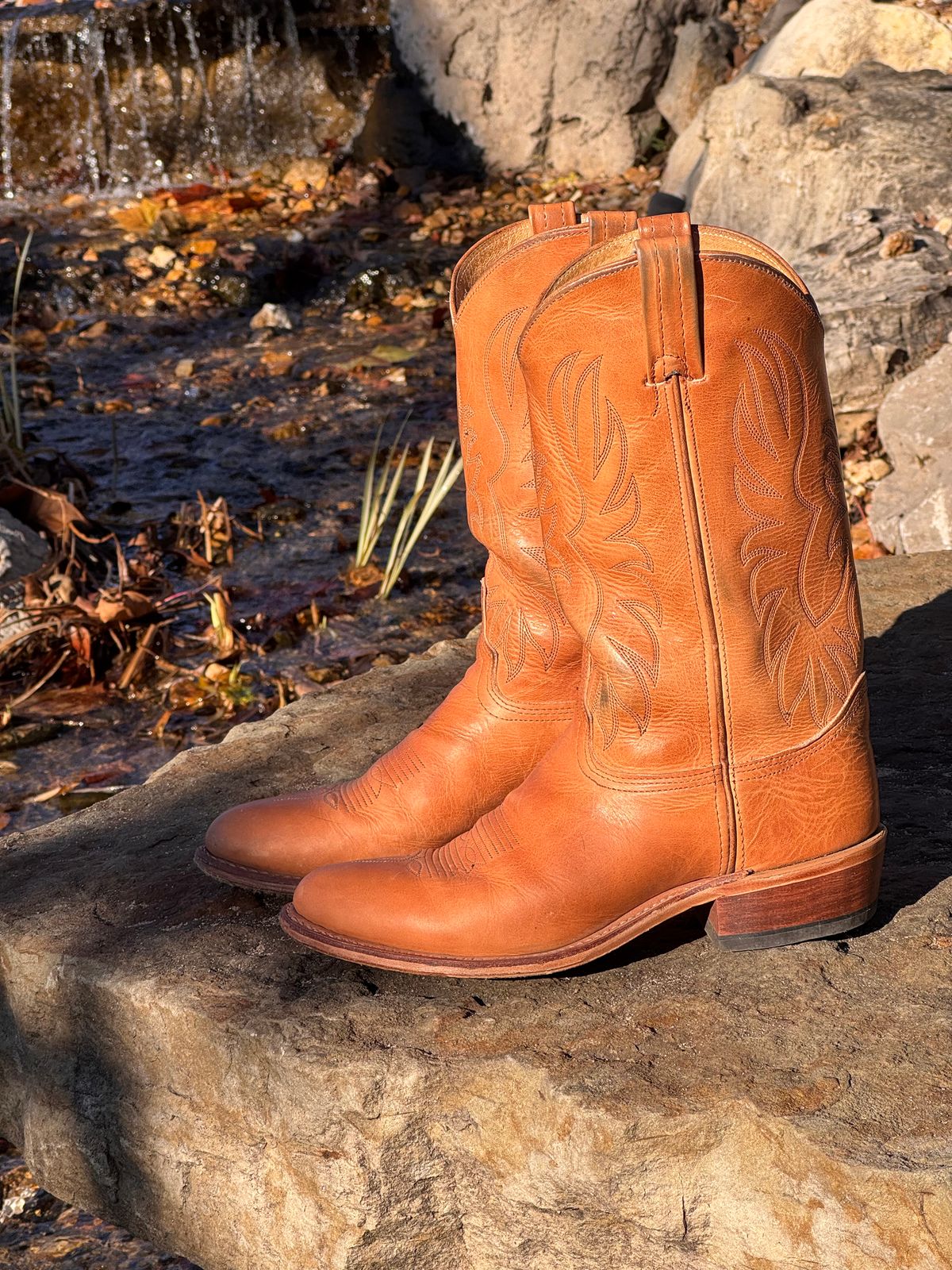 Photo by missouridenimdad on November 27, 2025 of the Pearl Boot Company Mens Roper Heel in Horween Natural Derby.