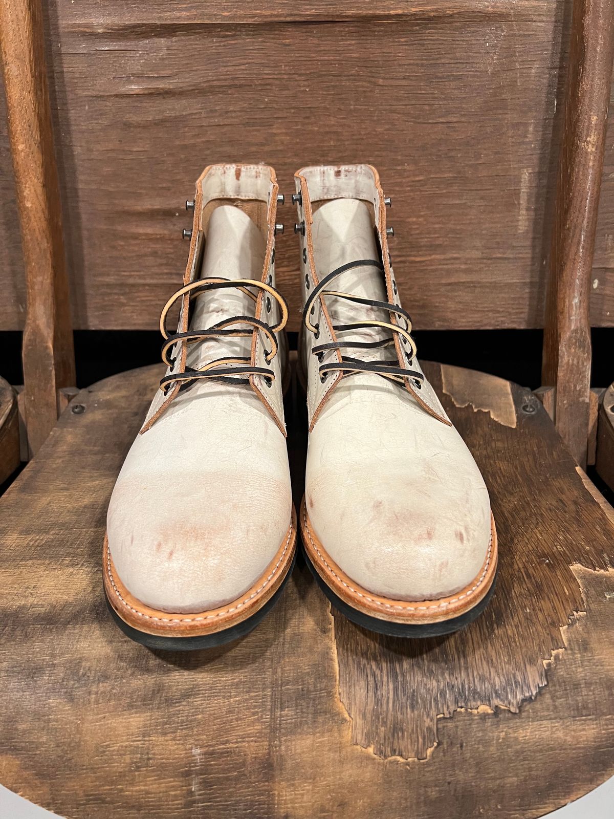 Photo by missouridenimdad on October 1, 2023 of the Oak Street Bootmakers Trench Boot in Volpi Whitewash Overdye Abetone.