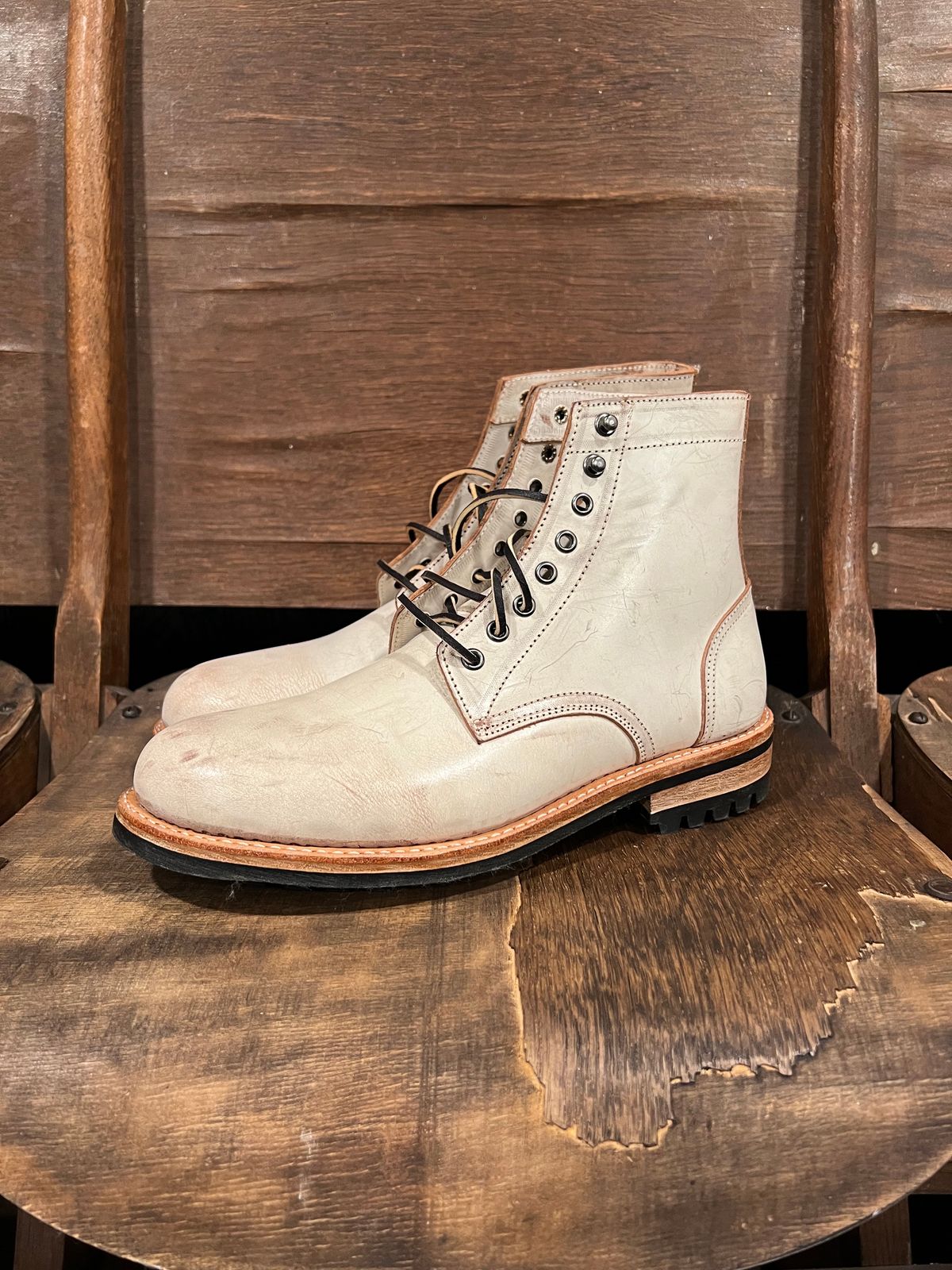 Photo by missouridenimdad on October 1, 2023 of the Oak Street Bootmakers Trench Boot in Volpi Whitewash Overdye Abetone.