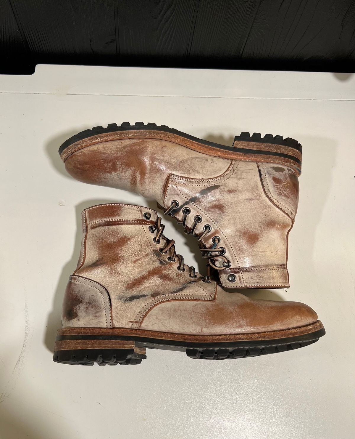 Photo by missouridenimdad on November 1, 2023 of the Oak Street Bootmakers Trench Boot in Volpi Whitewash Overdye Abetone.