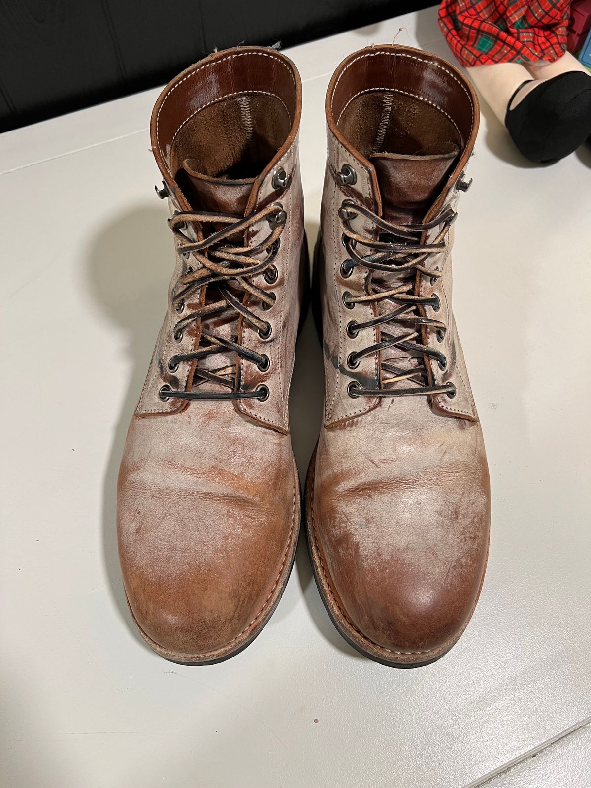 Photo by missouridenimdad on November 1, 2023 of the Oak Street Bootmakers Trench Boot in Volpi Whitewash Overdye Abetone.