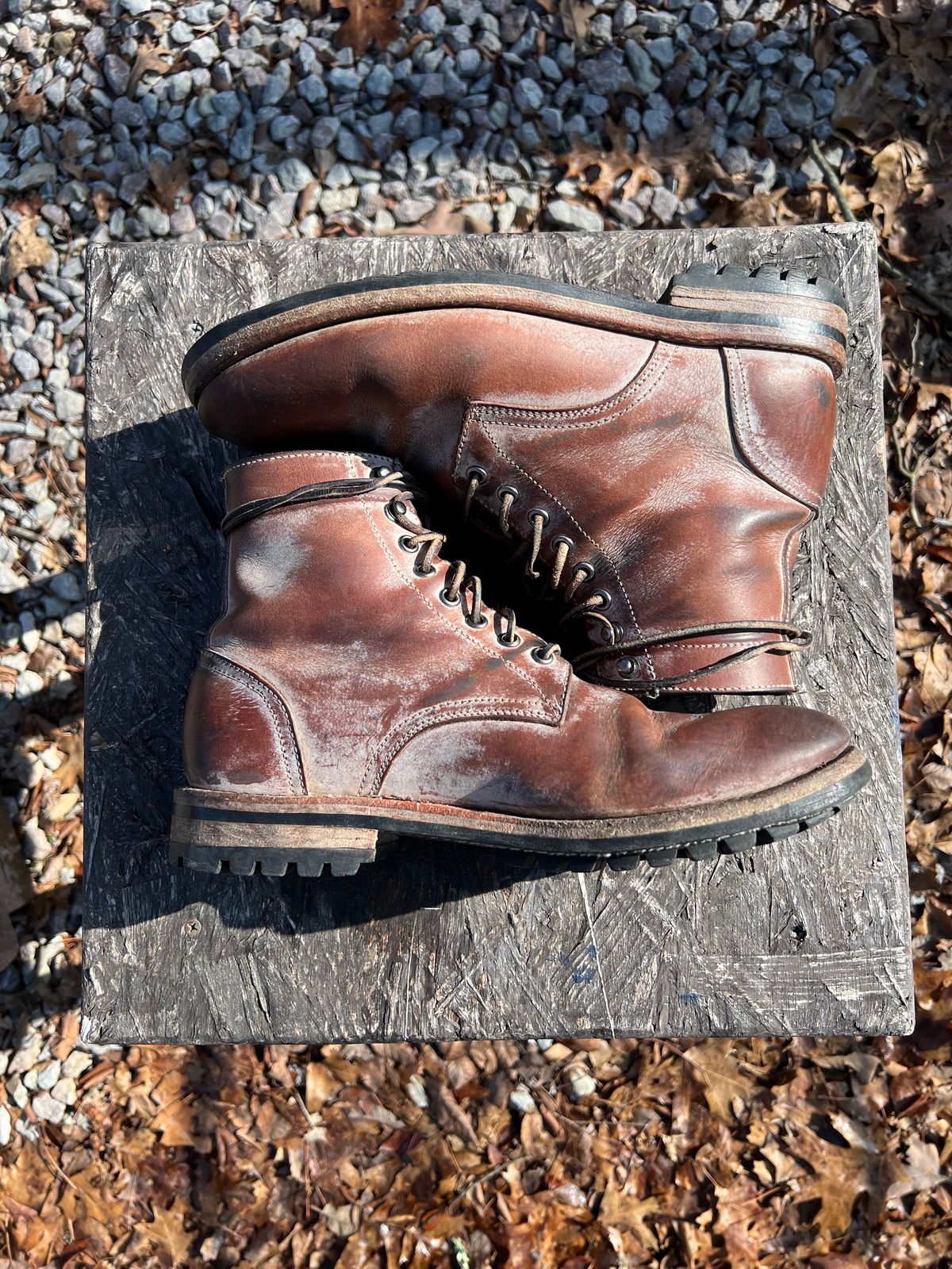 Photo by missouridenimdad on February 1, 2024 of the Oak Street Bootmakers Trench Boot in Volpi Whitewash Overdye Abetone.