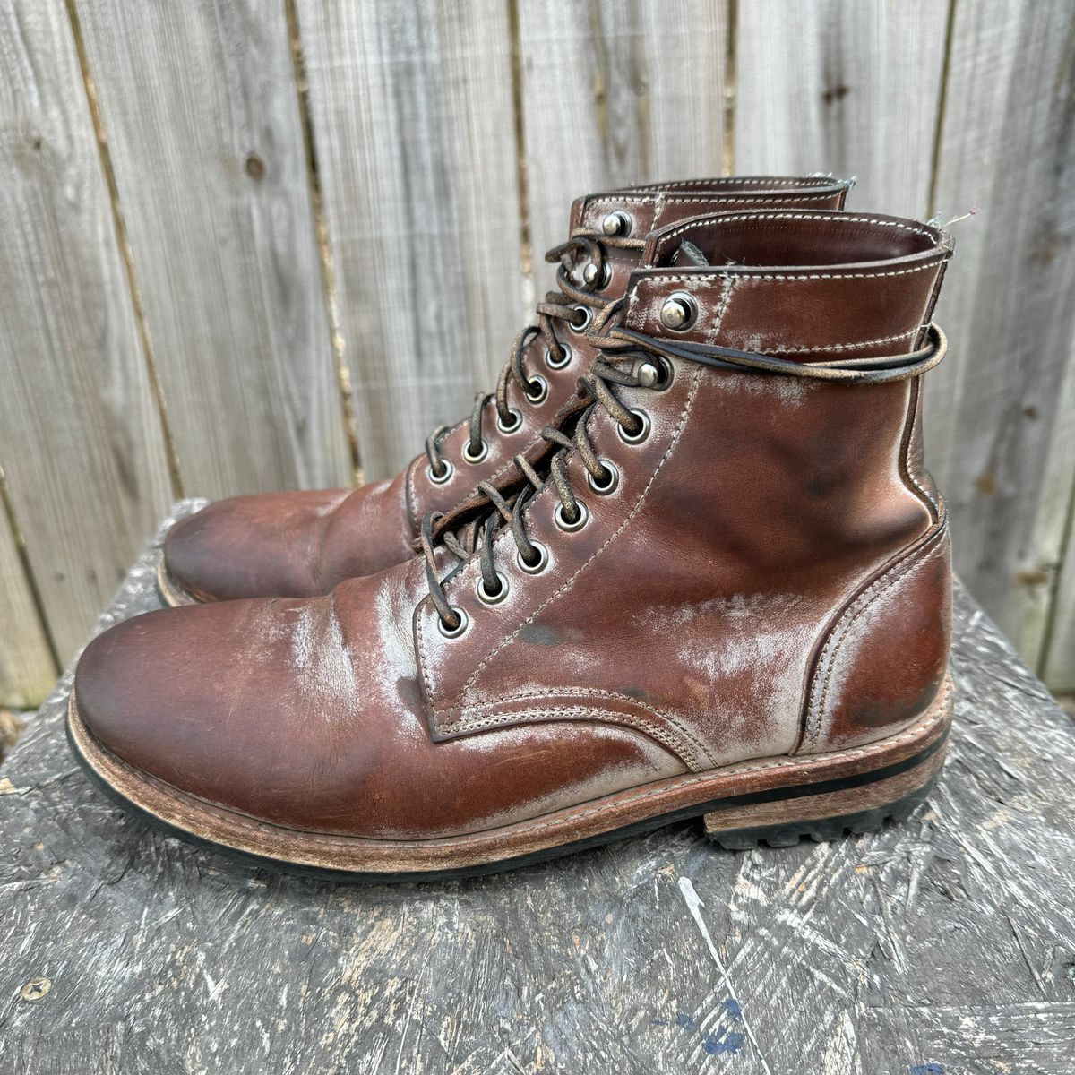 Photo by missouridenimdad on March 1, 2024 of the Oak Street Bootmakers Trench Boot in Volpi Whitewash Overdye Abetone.