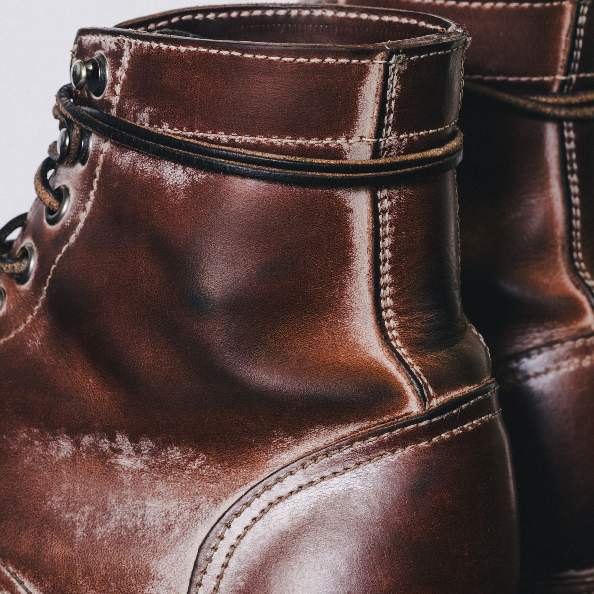 Photo by missouridenimdad on March 31, 2024 of the Oak Street Bootmakers Trench Boot in Volpi Whitewash Overdye Abetone.