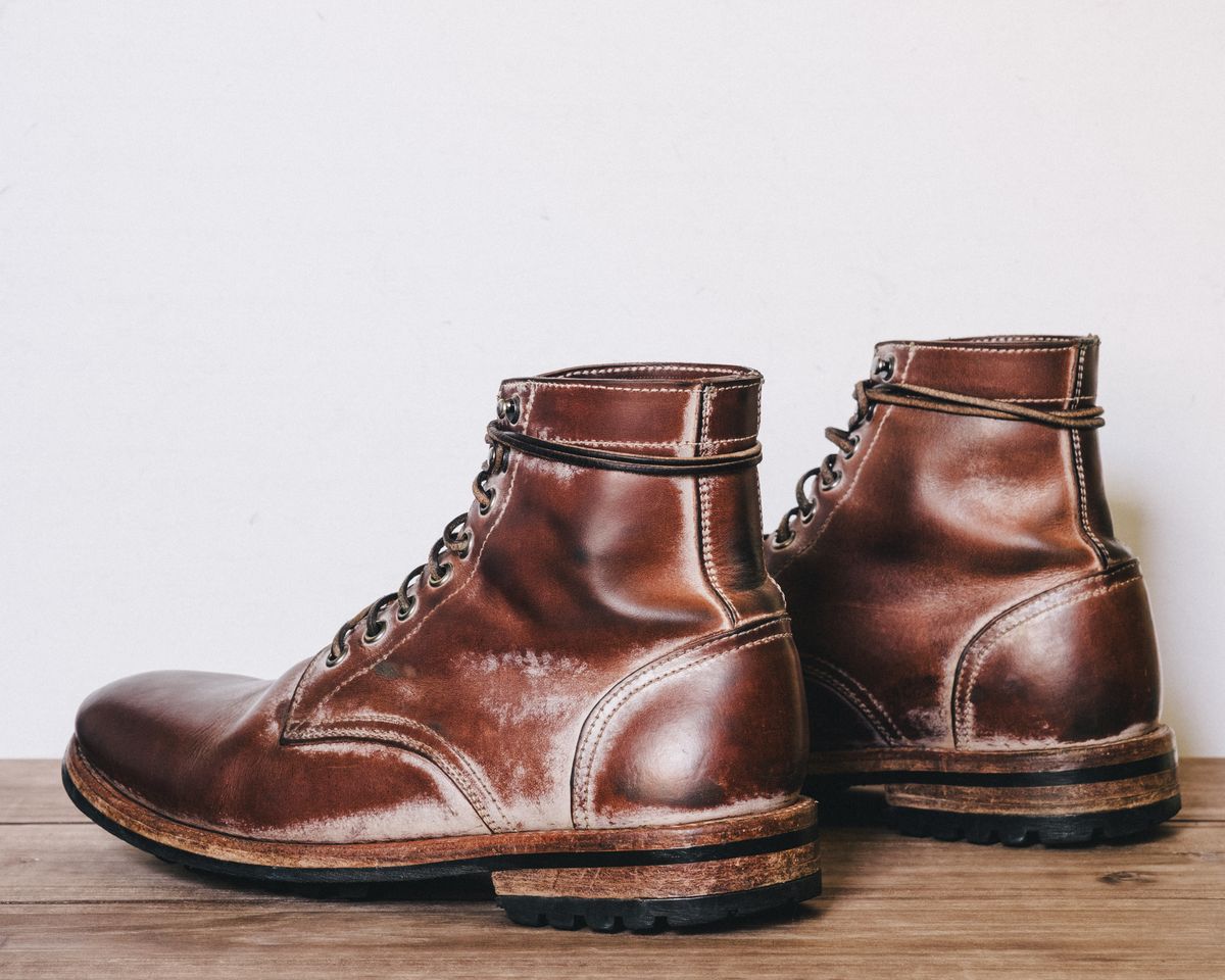 Photo by missouridenimdad on April 1, 2024 of the Oak Street Bootmakers Trench Boot in Volpi Whitewash Overdye Abetone.