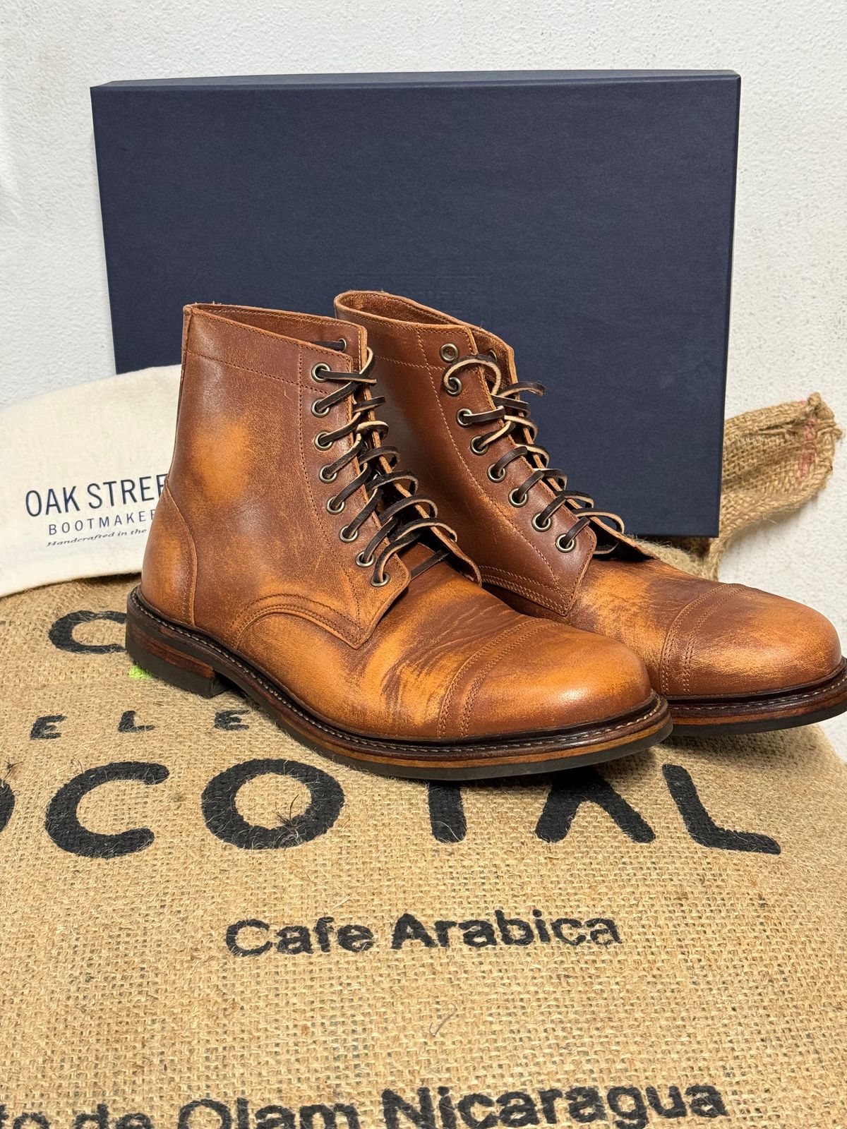 Photo by missouridenimdad on May 31, 2024 of the Oak Street Bootmakers Cap Toe Trench Boot in Tempesti Brown Overdye Camello Asportabile.