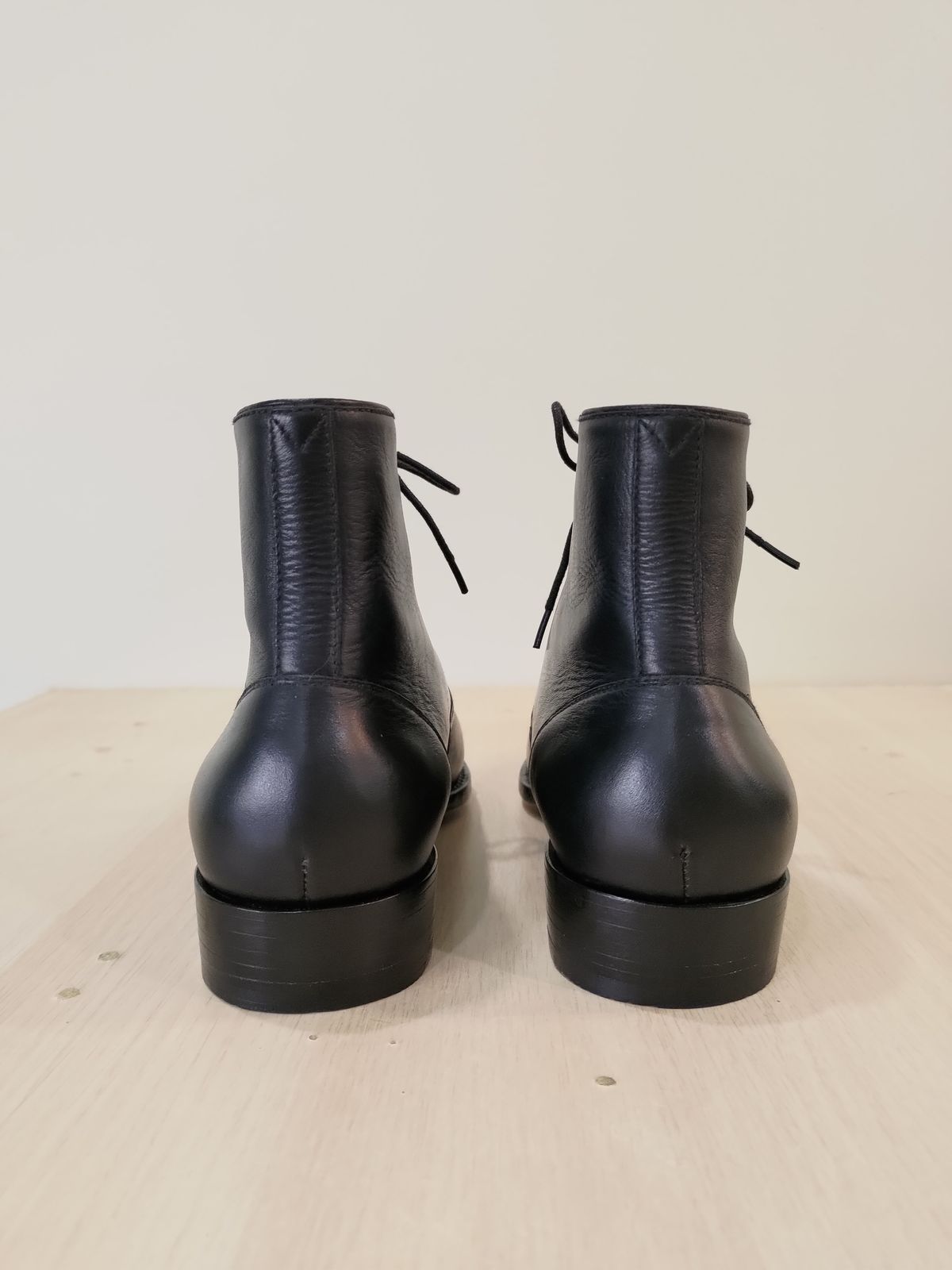 Photo by mjig76 on January 4, 2024 of the Patrio Shoemaker Captoe Oxford Boots in Unknown Material.