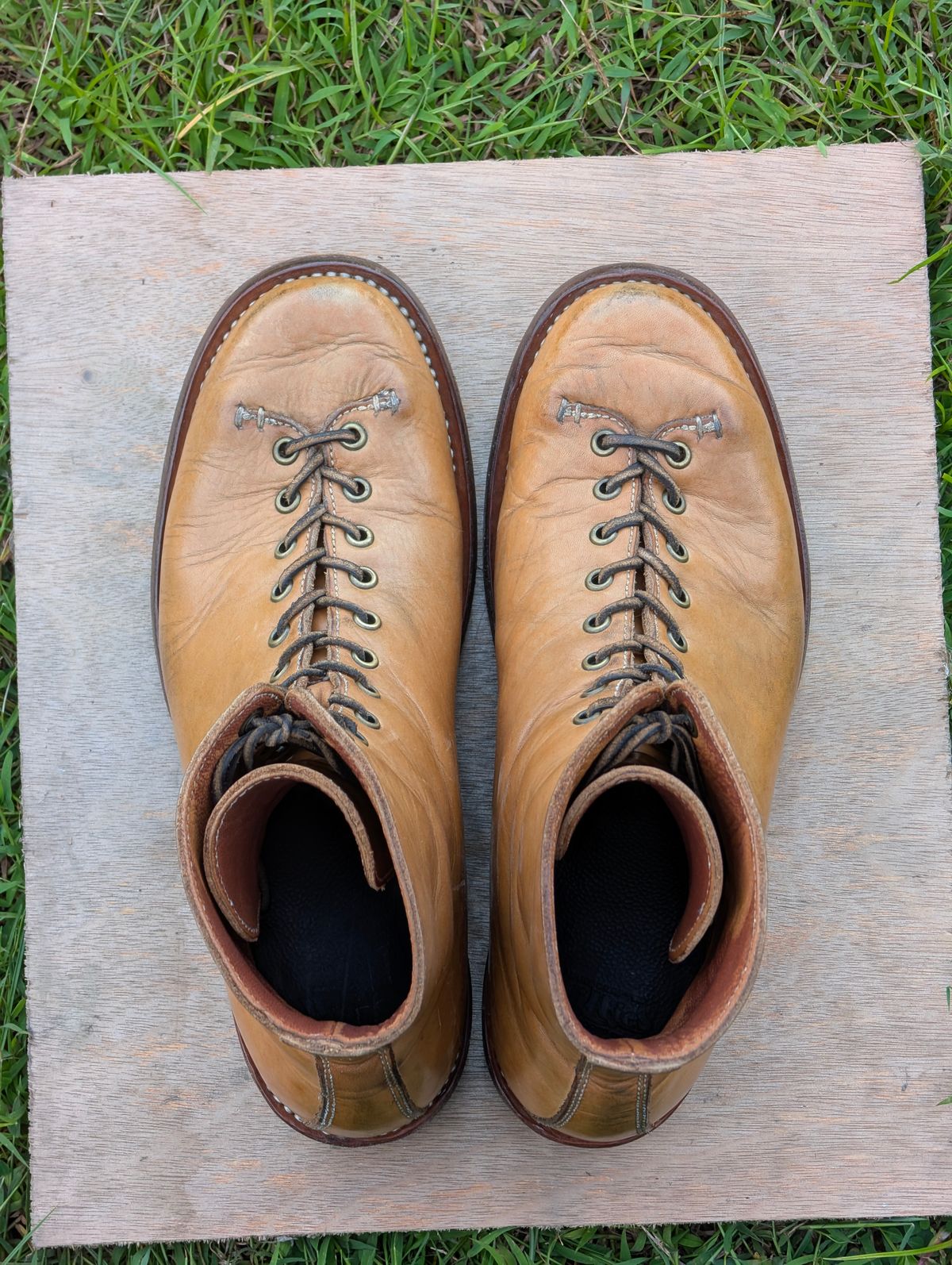 Photo by mjig76 on January 3, 2025 of the Willie's Handmade Boots Monkey Boot in Horween Moc Latigo.