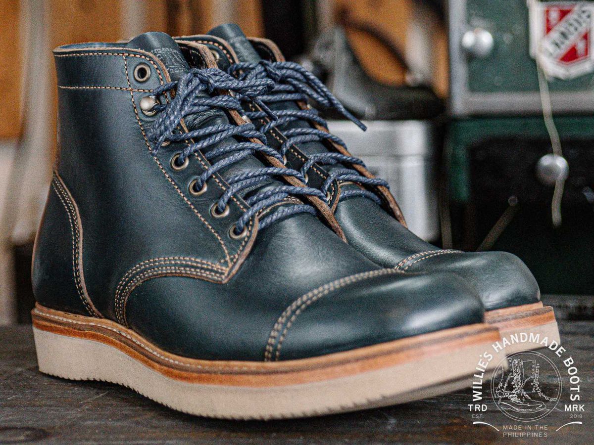 Photo by mjig76 on September 15, 2023 of the Willie's Handmade Boots Cap Toe Service Boot in Horween Navy Chromexcel.