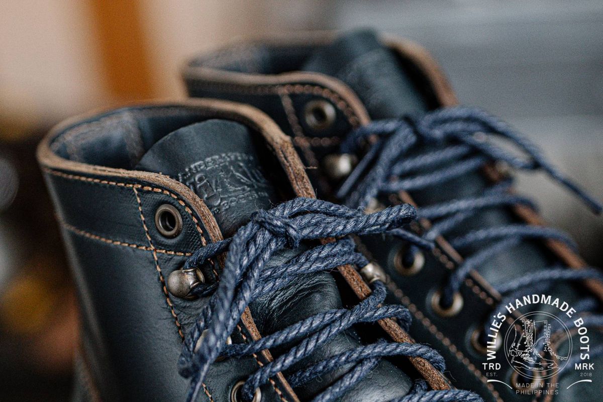 Photo by mjig76 on September 15, 2023 of the Willie's Handmade Boots Cap Toe Service Boot in Horween Navy Chromexcel.