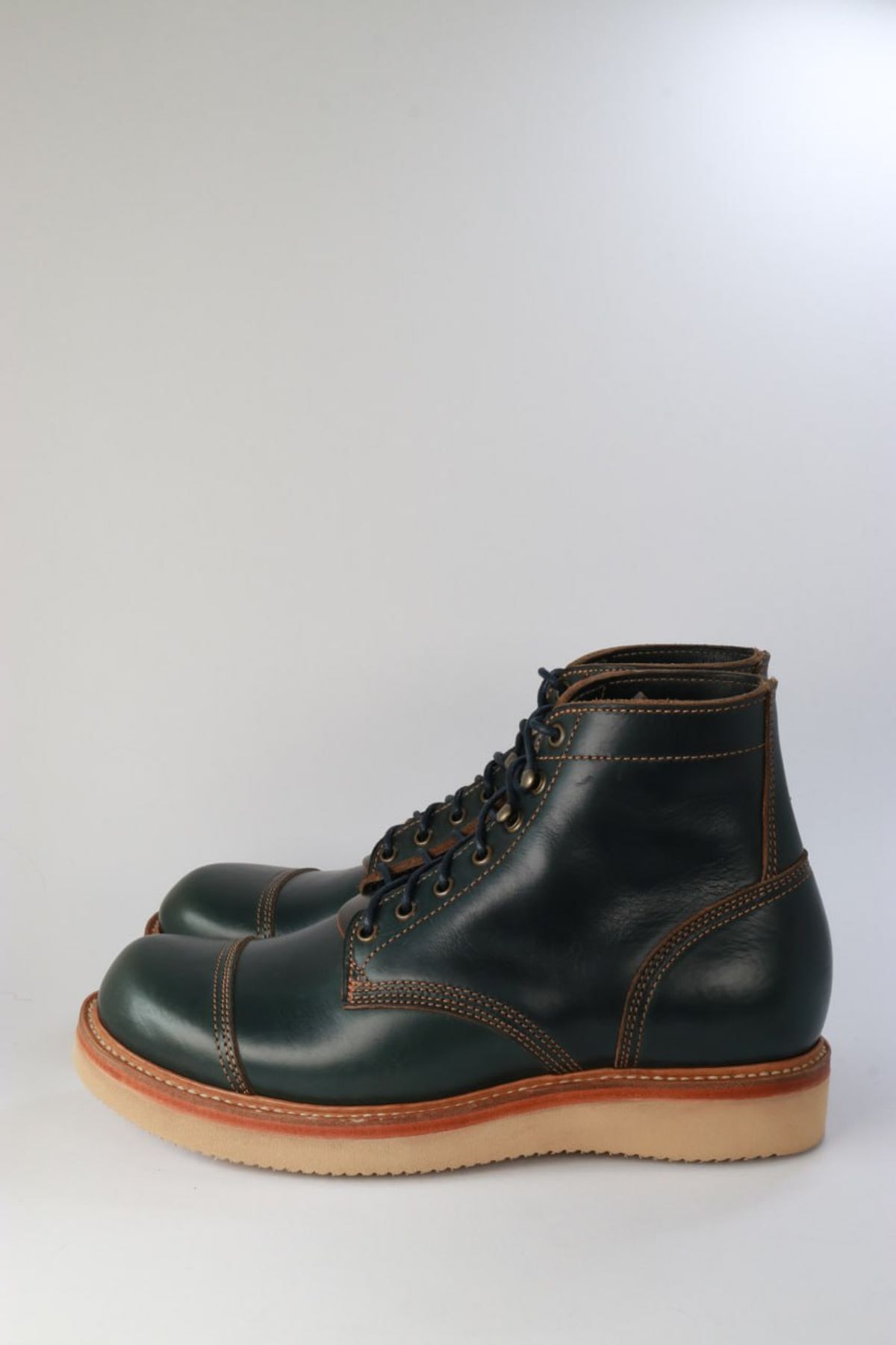 Photo by mjig76 on October 1, 2023 of the Willie's Handmade Boots Cap Toe Service Boot in Horween Navy Chromexcel.