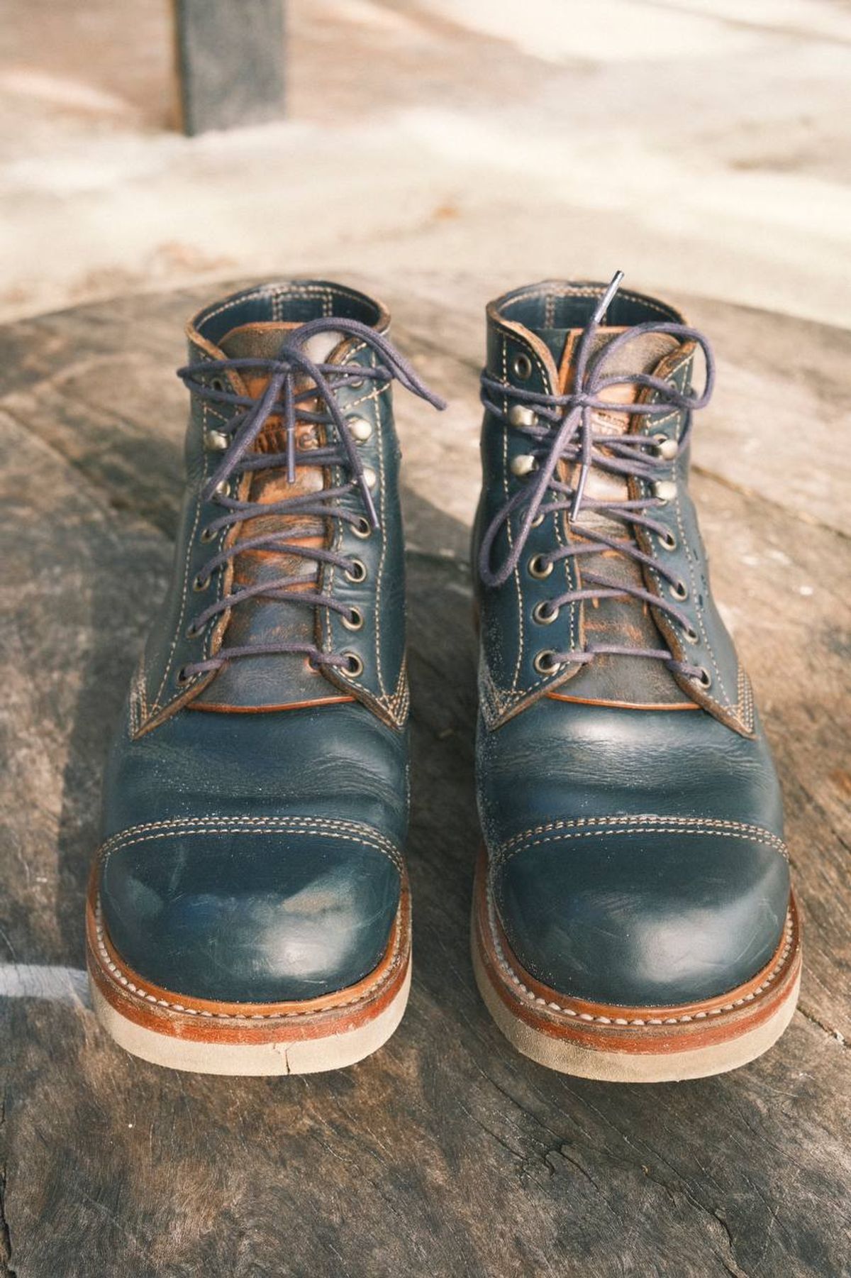 Photo by mjig76 on November 2, 2023 of the Willie's Handmade Boots Cap Toe Service Boot in Horween Navy Chromexcel.