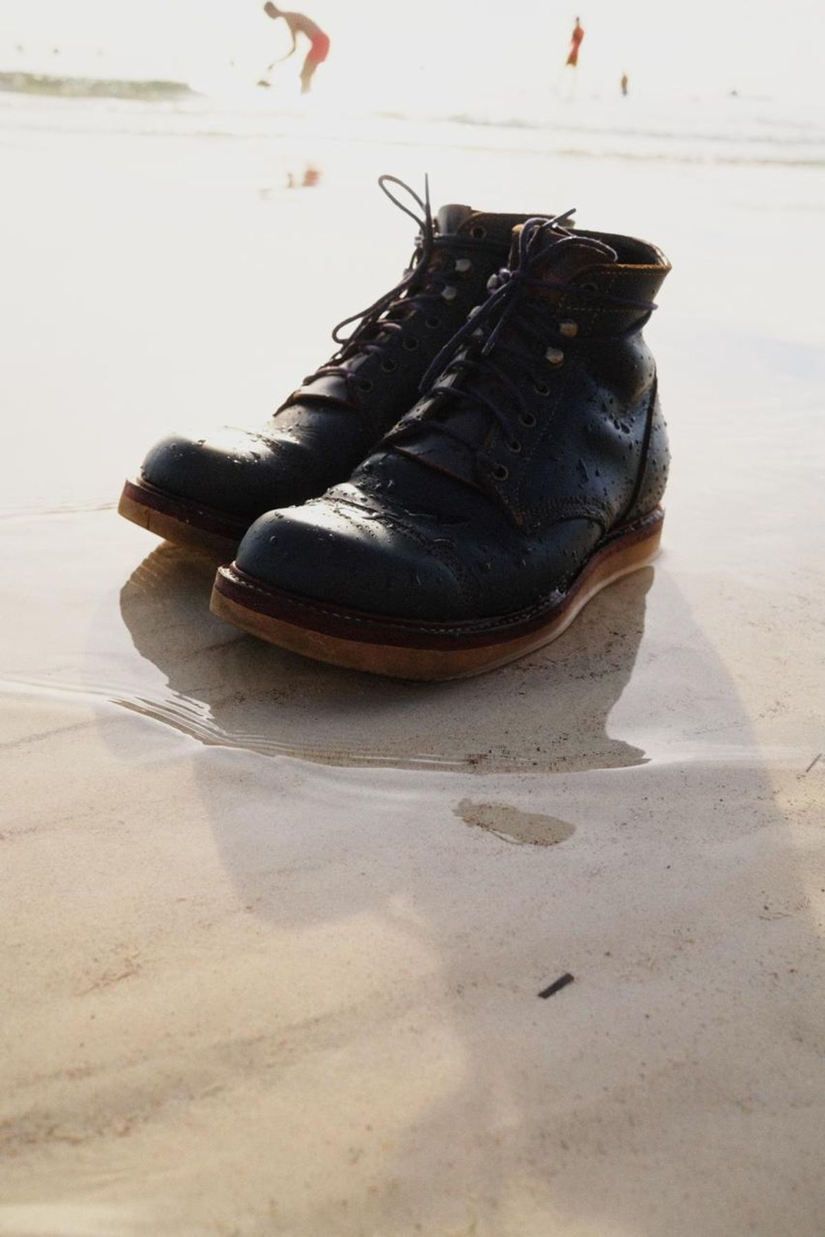Photo by mjig76 on November 2, 2023 of the Willie's Handmade Boots Cap Toe Service Boot in Horween Navy Chromexcel.