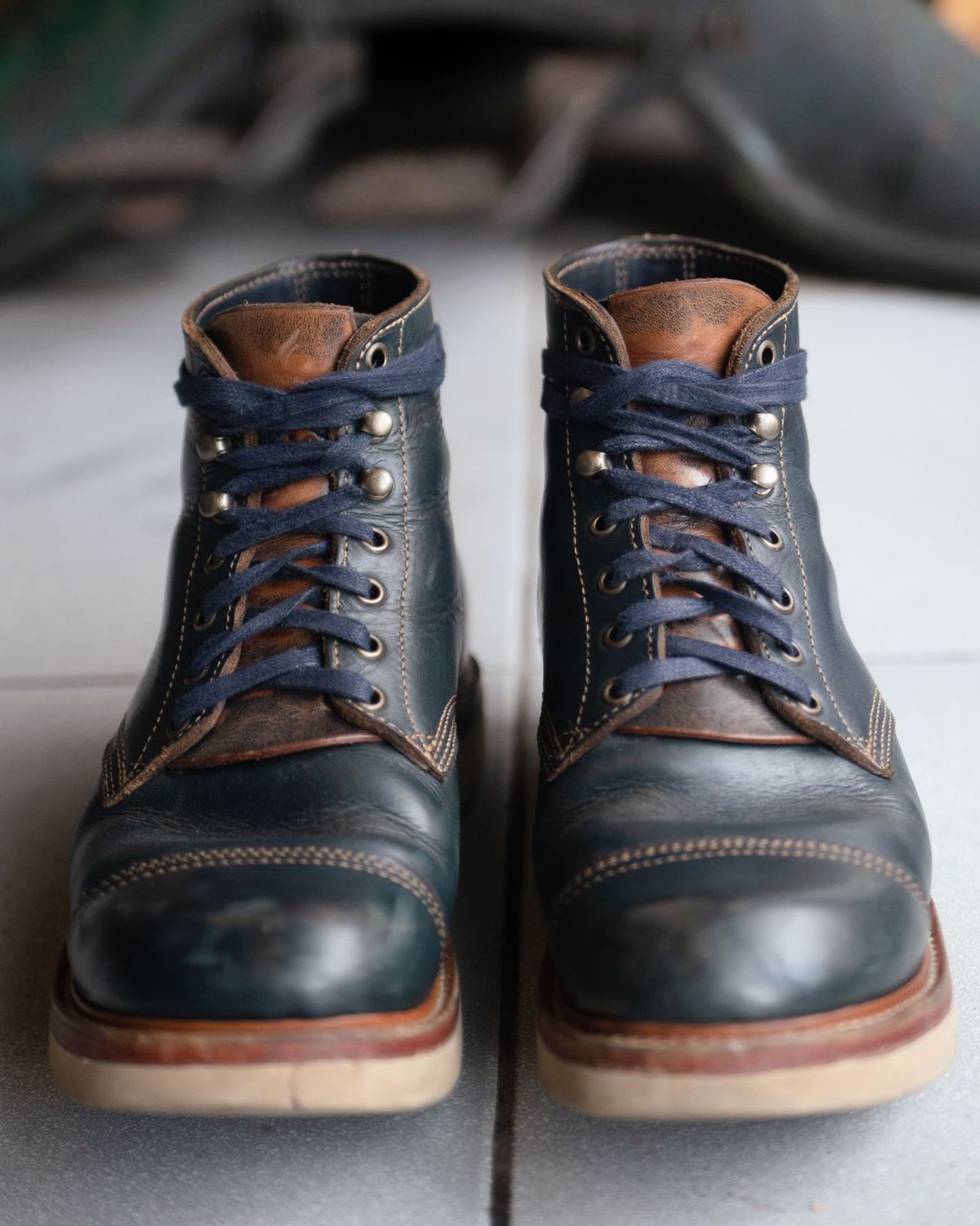 Photo by mjig76 on December 1, 2023 of the Willie's Handmade Boots Cap Toe Service Boot in Horween Navy Chromexcel.